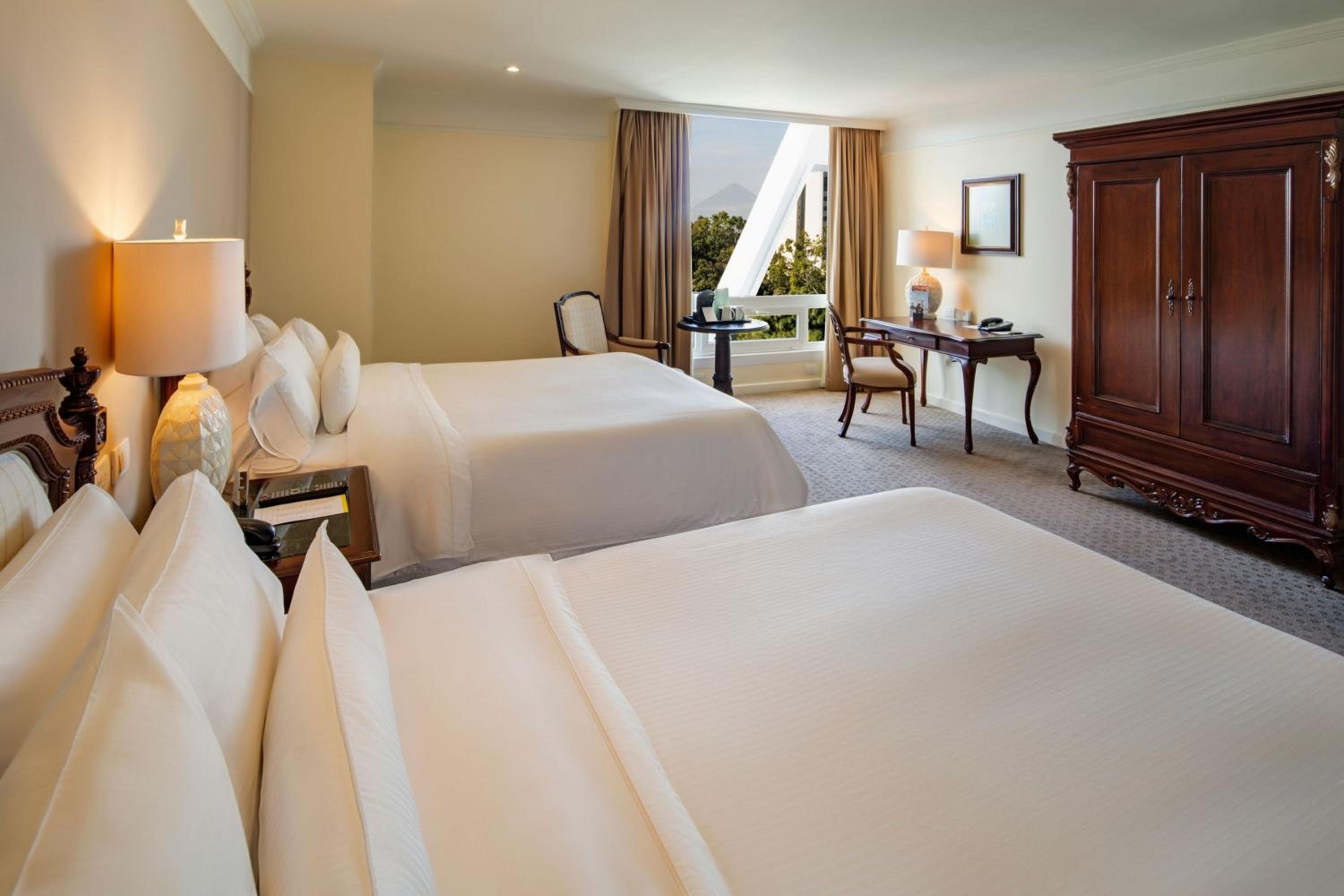 Deluxe, Guest room, 2 Queen, City view