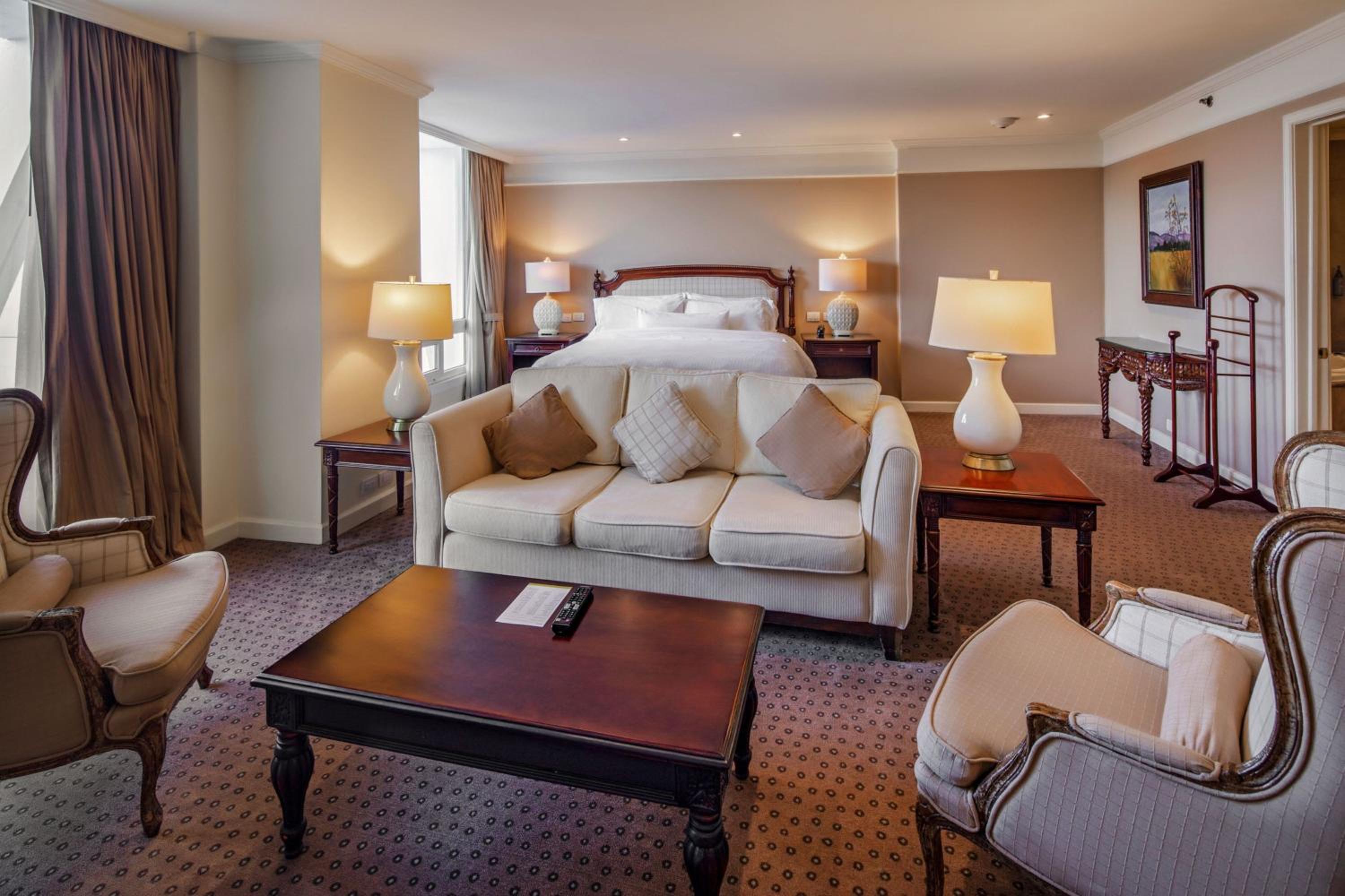 Executive, Executive level, 1 Bedroom Junior Suite, 1 King - Photo 2