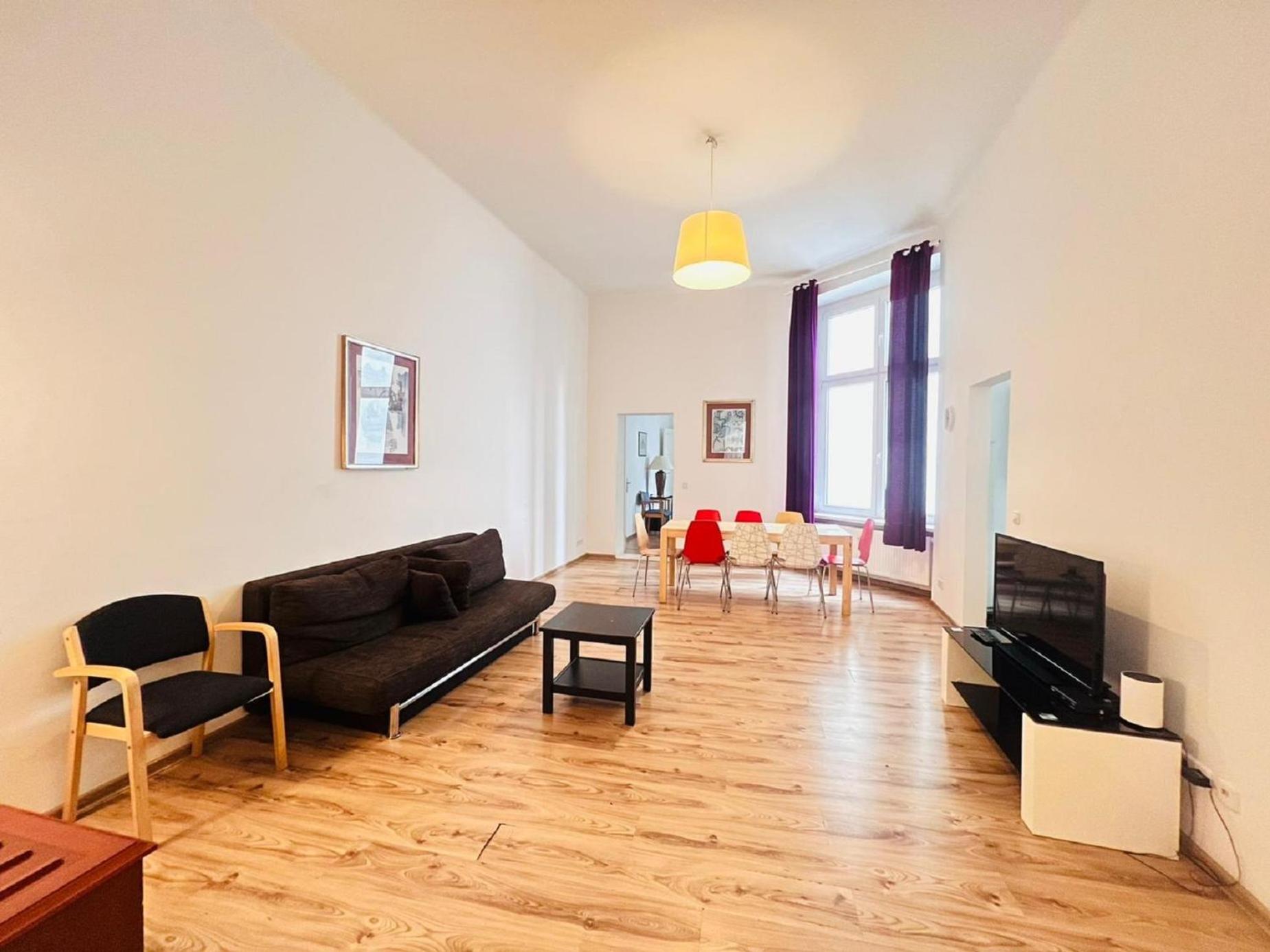 Three-Bedroom Apartment photo 2