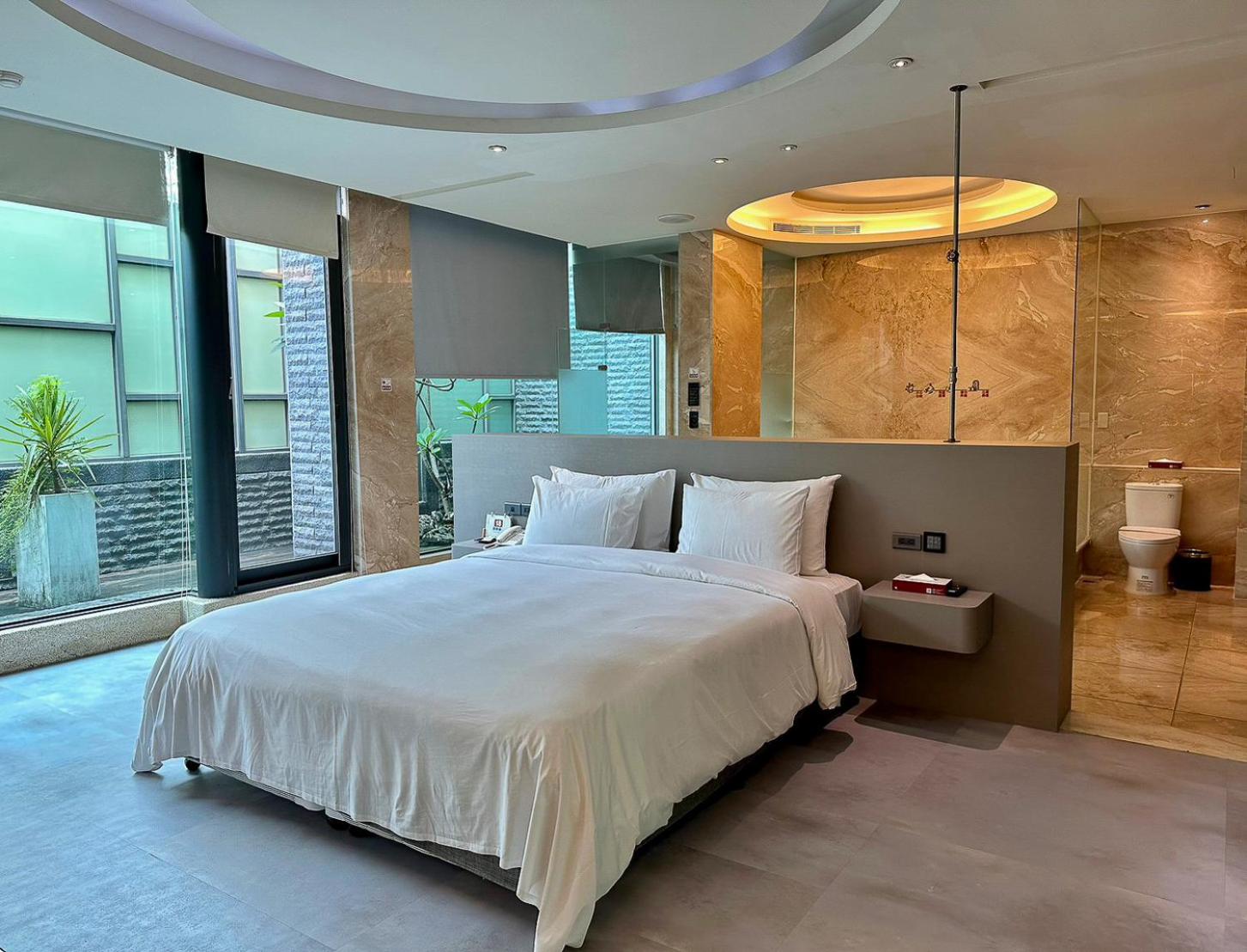 Diamond Suite photo 1