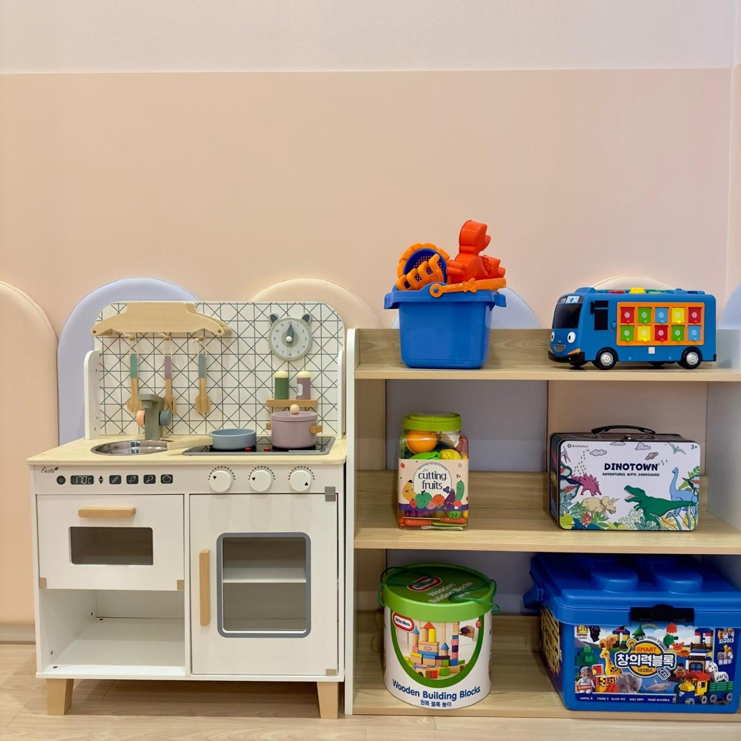 Deluxe Family Room - Photo 6