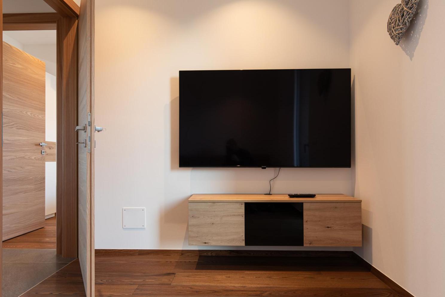 One-Bedroom House photo 1