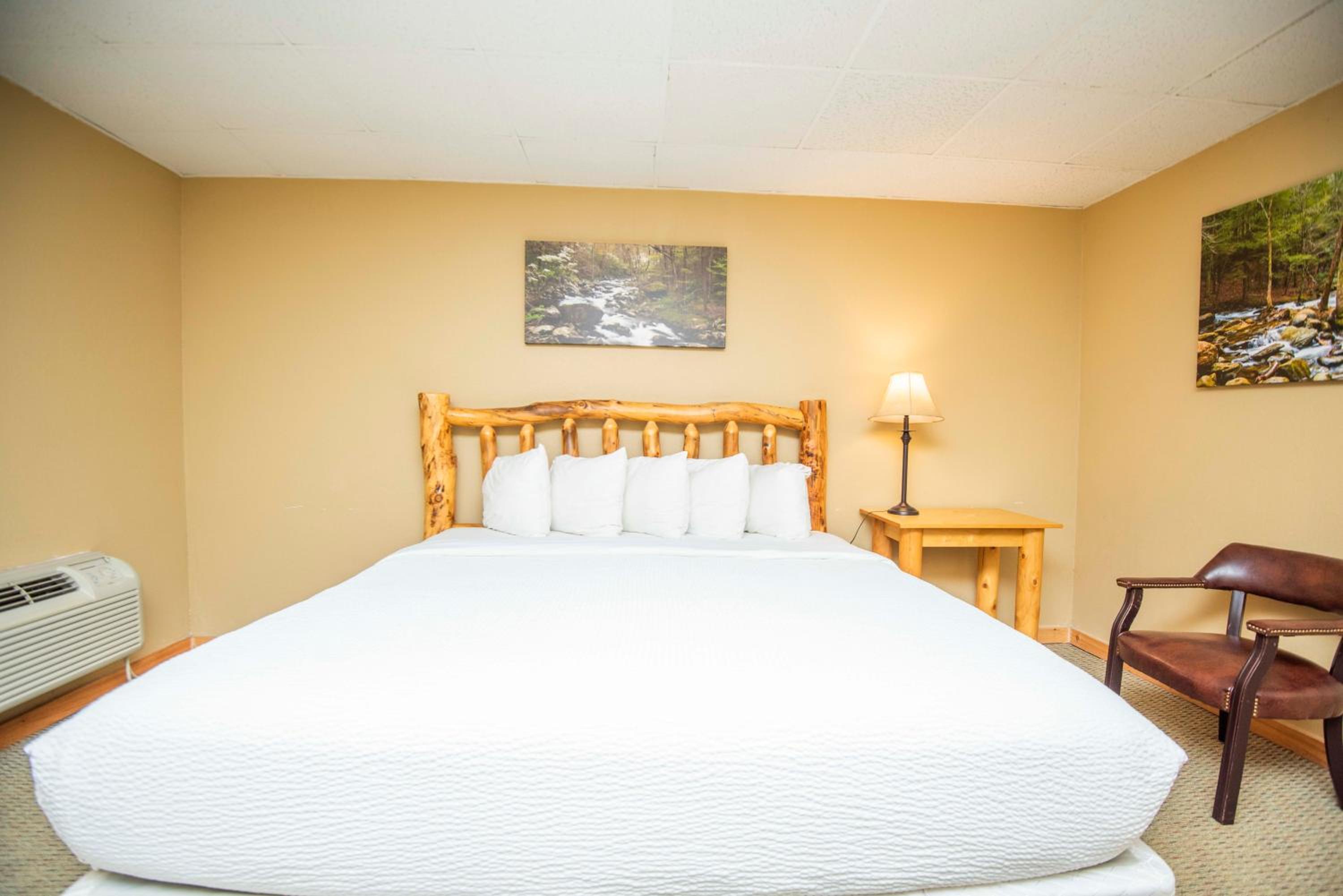 1 King Smoky Mountain Getaway