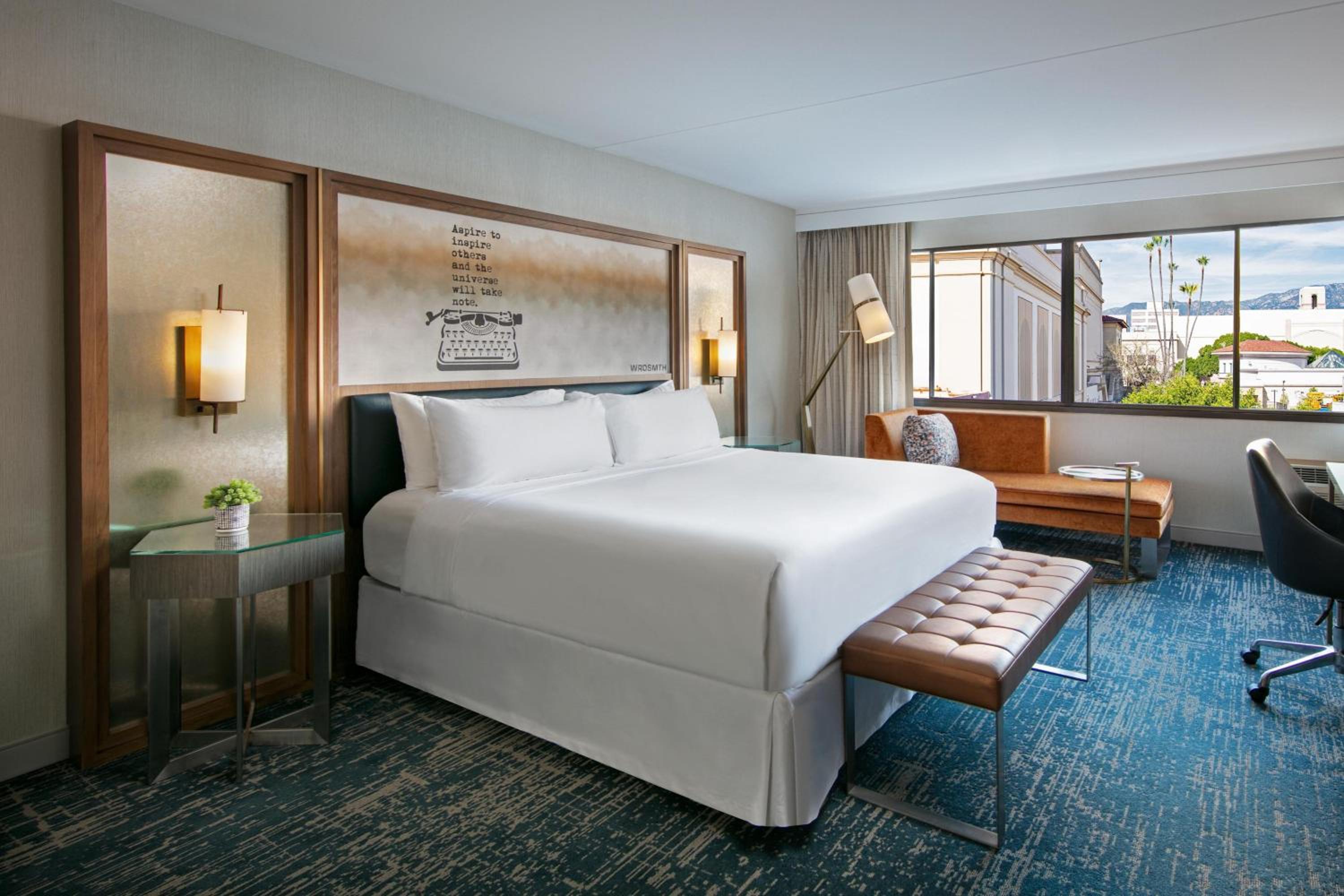 Deluxe King Room - Photo 6