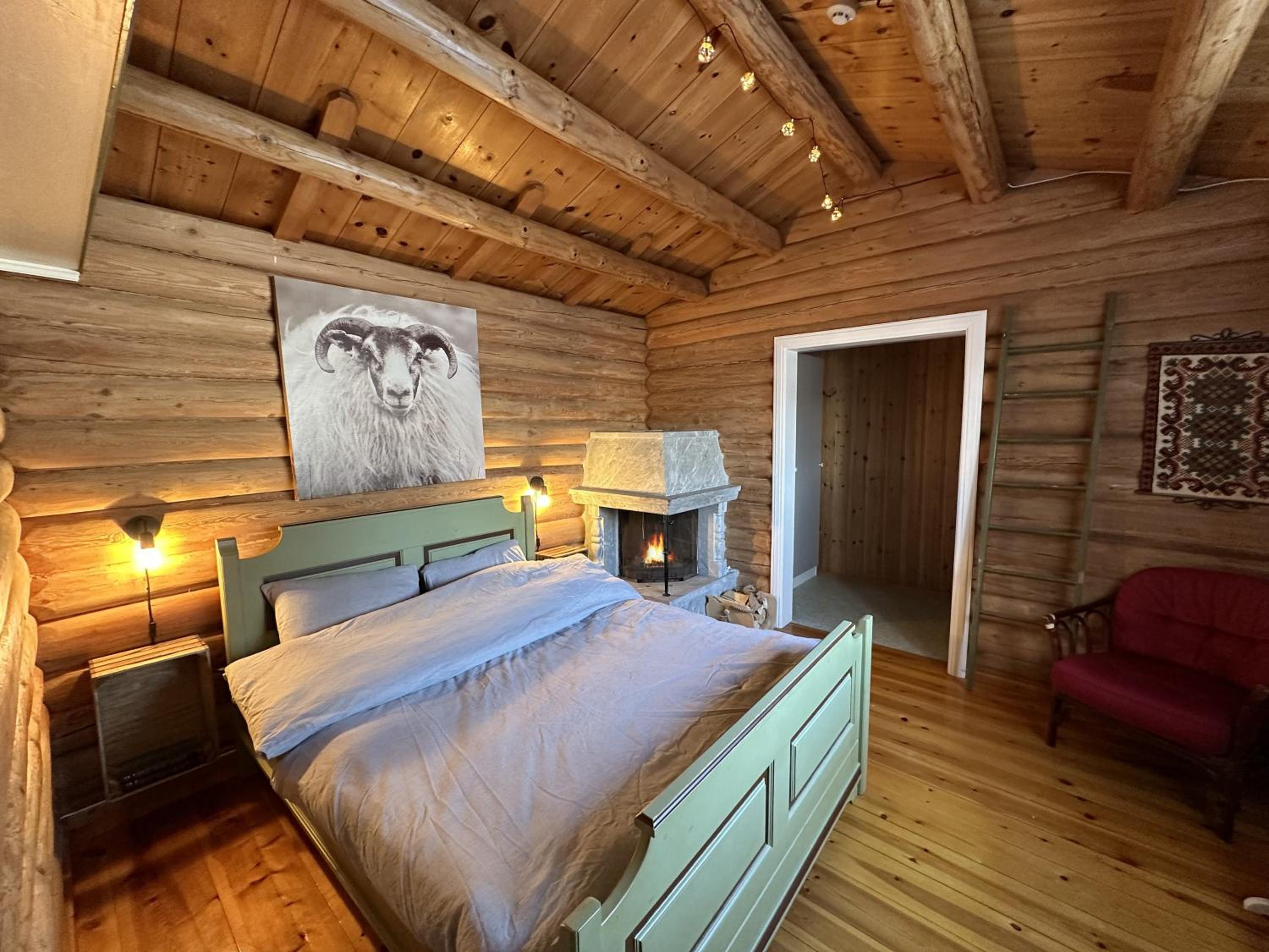 Three-Bedroom House photo 1