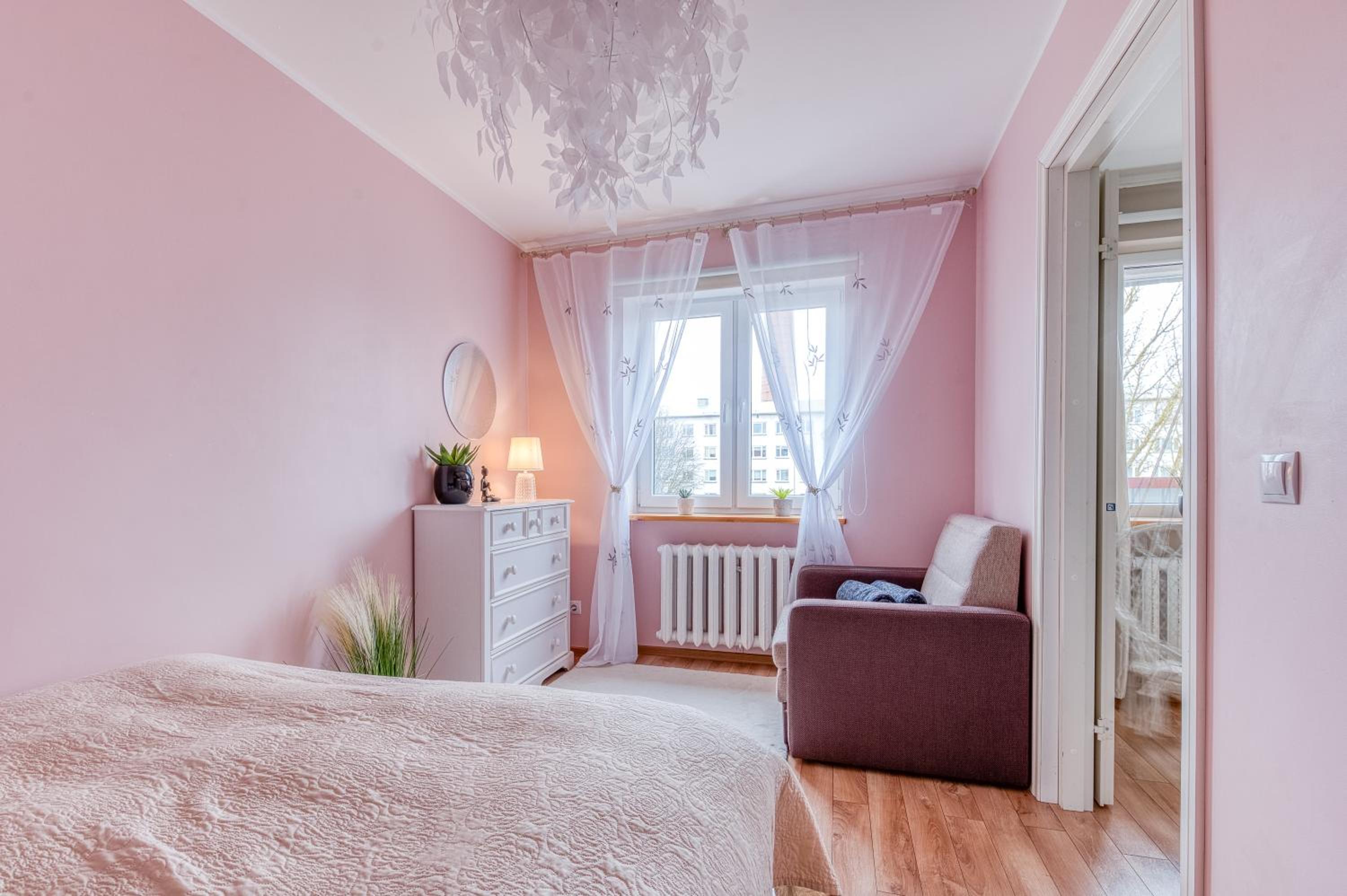 Apartment with Balcony - Photo 21