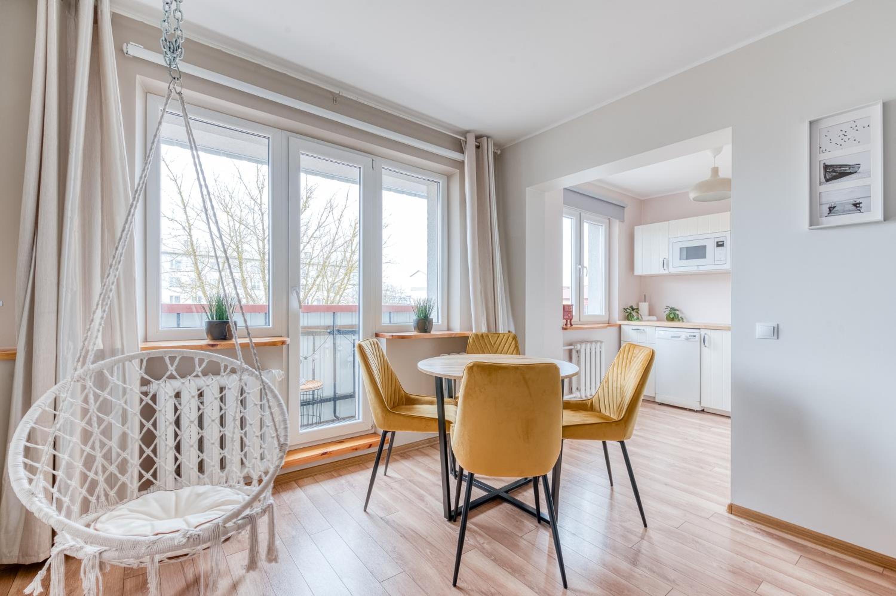 Apartment with Balcony - Photo 22