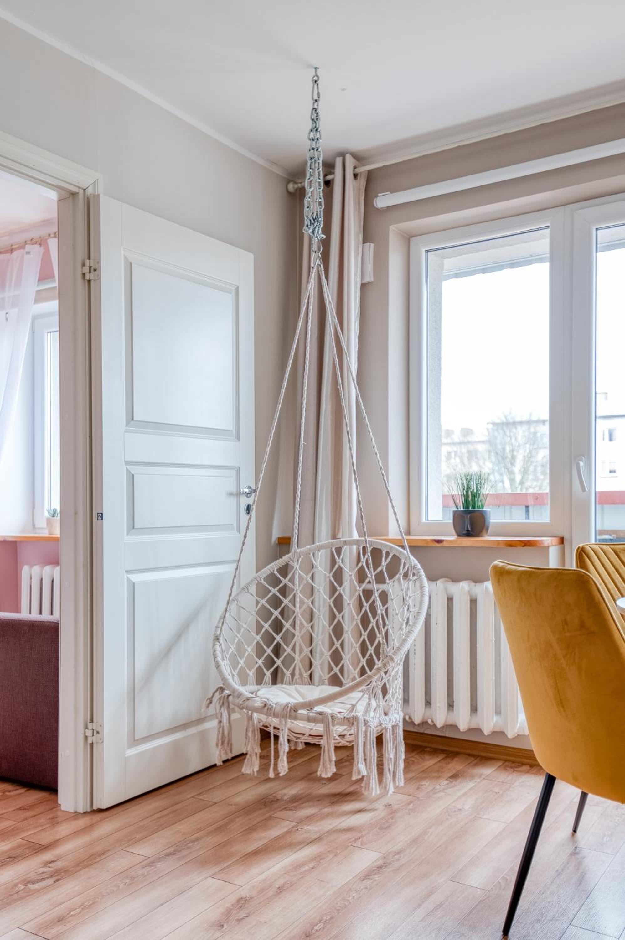 Apartment with Balcony - Photo 23