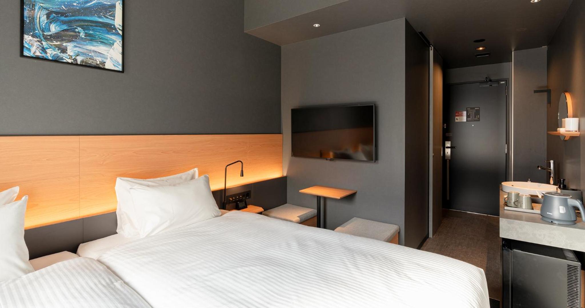 Small Twin Room - Photo 3