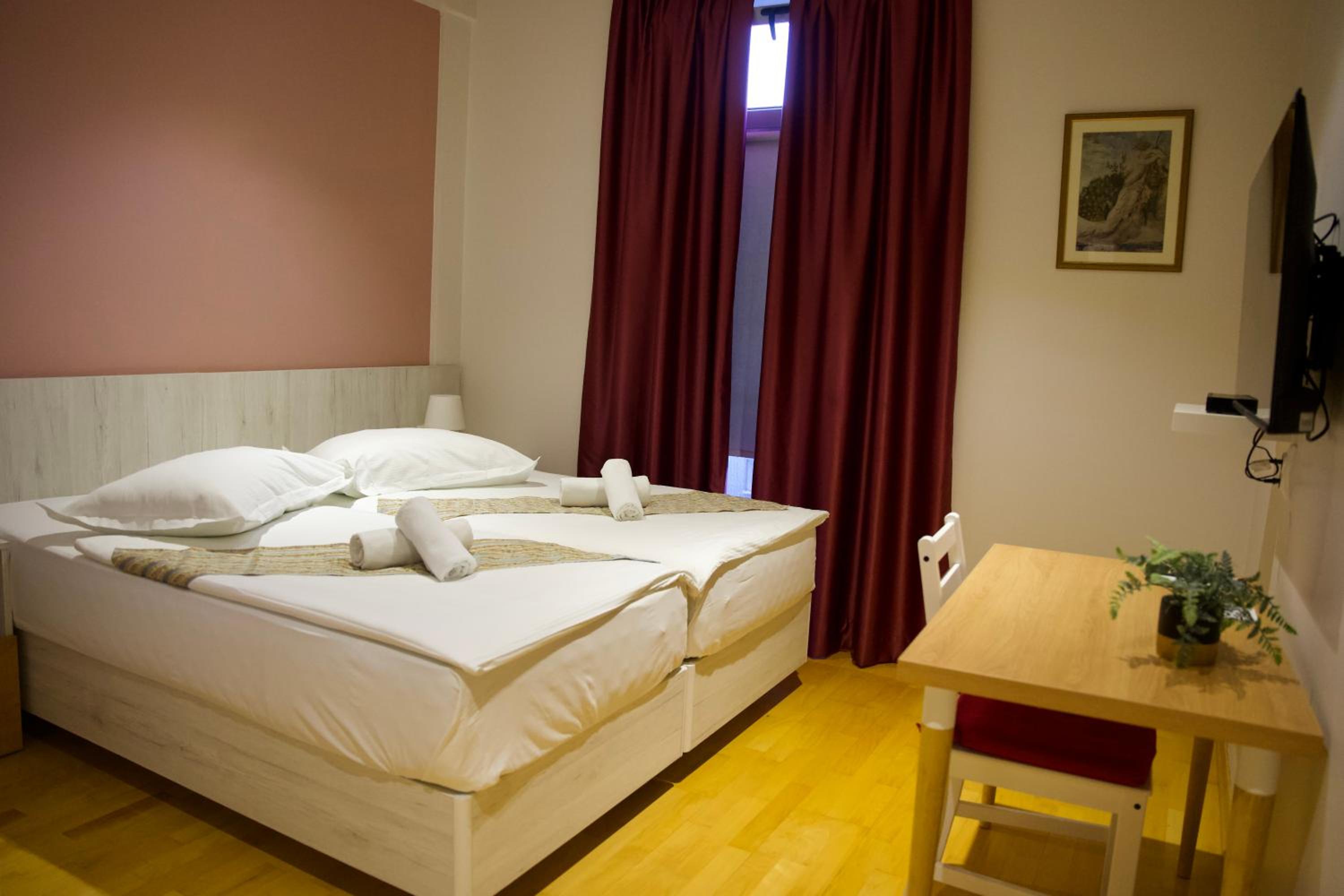 Superior Double Room - Photo 9