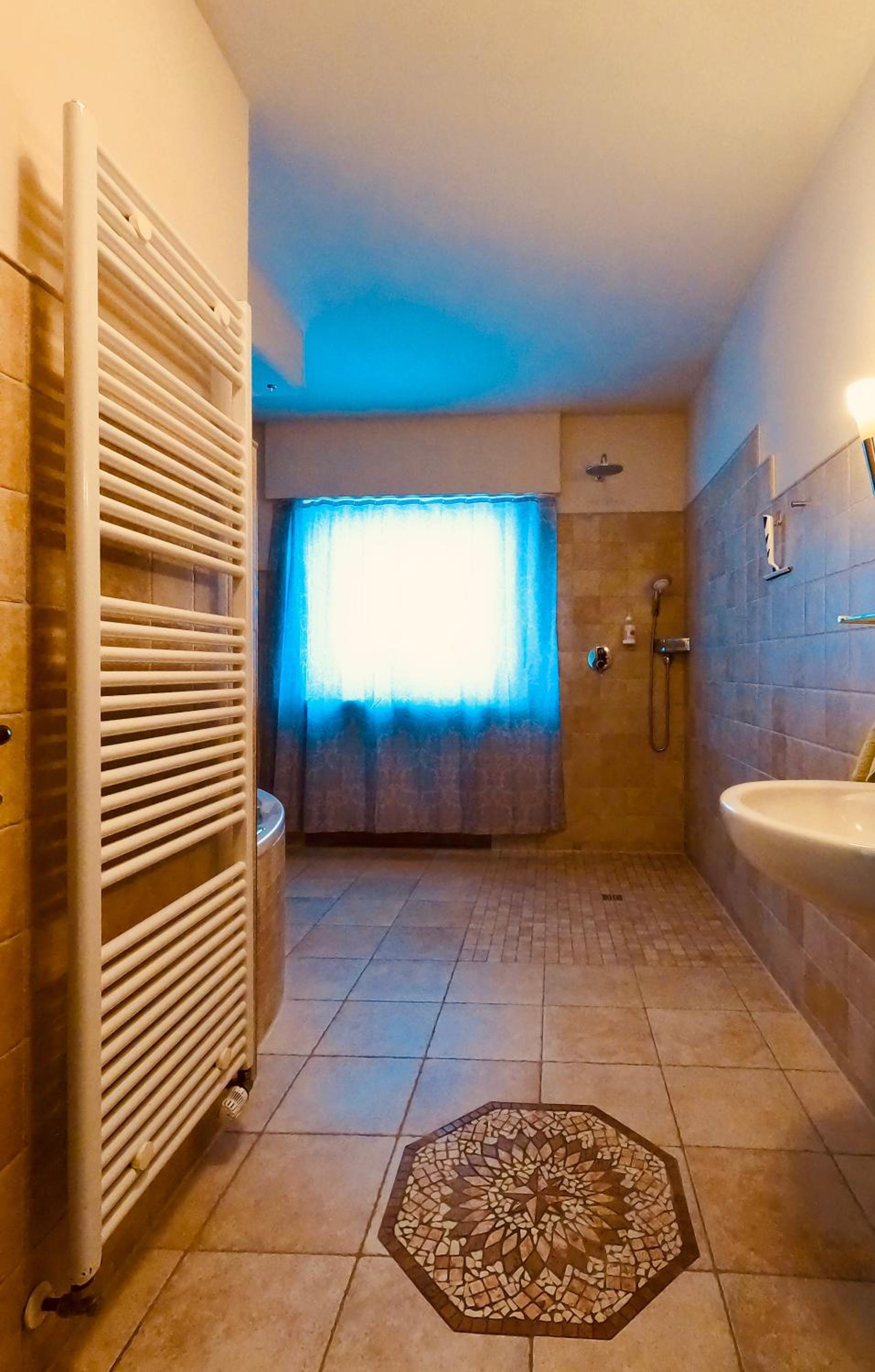 Deluxe Double Room with Shower photo 2