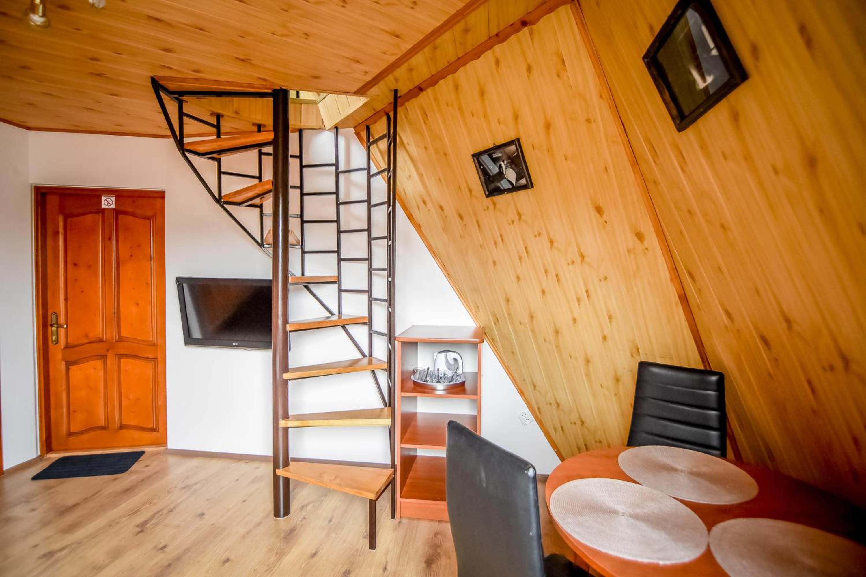 Quadruple Room - Photo 7