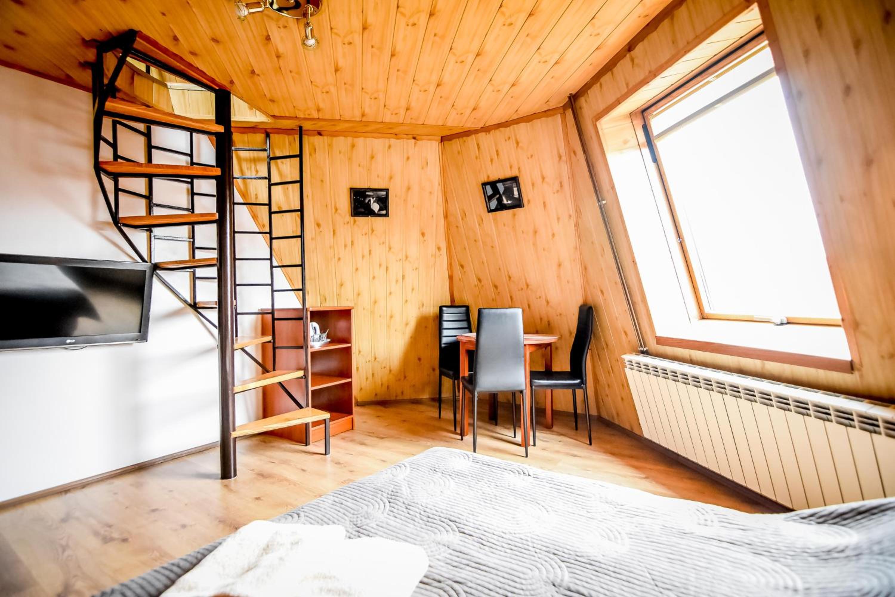 Quadruple Room - Photo 14