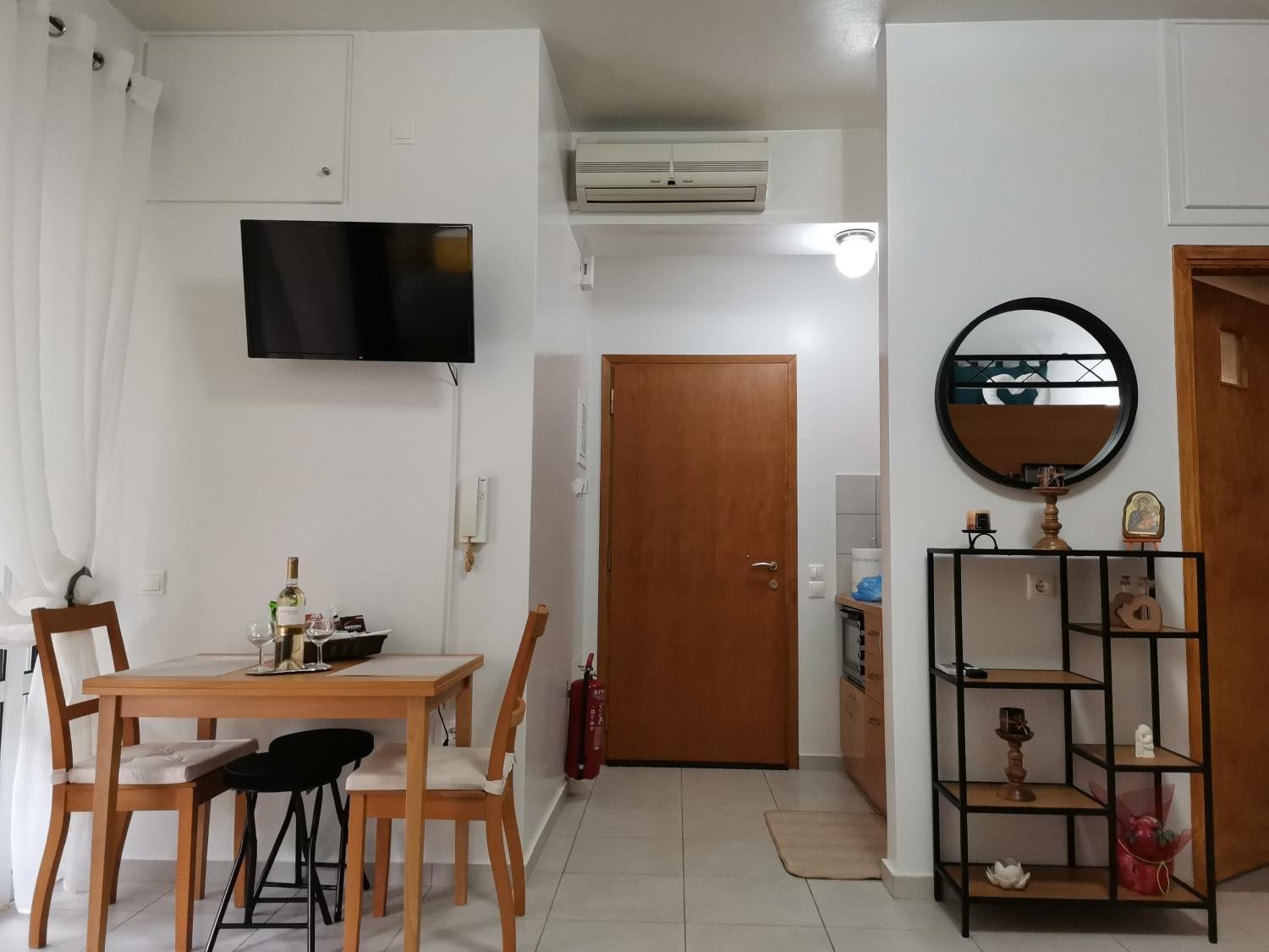 One-Bedroom Apartment photo 3