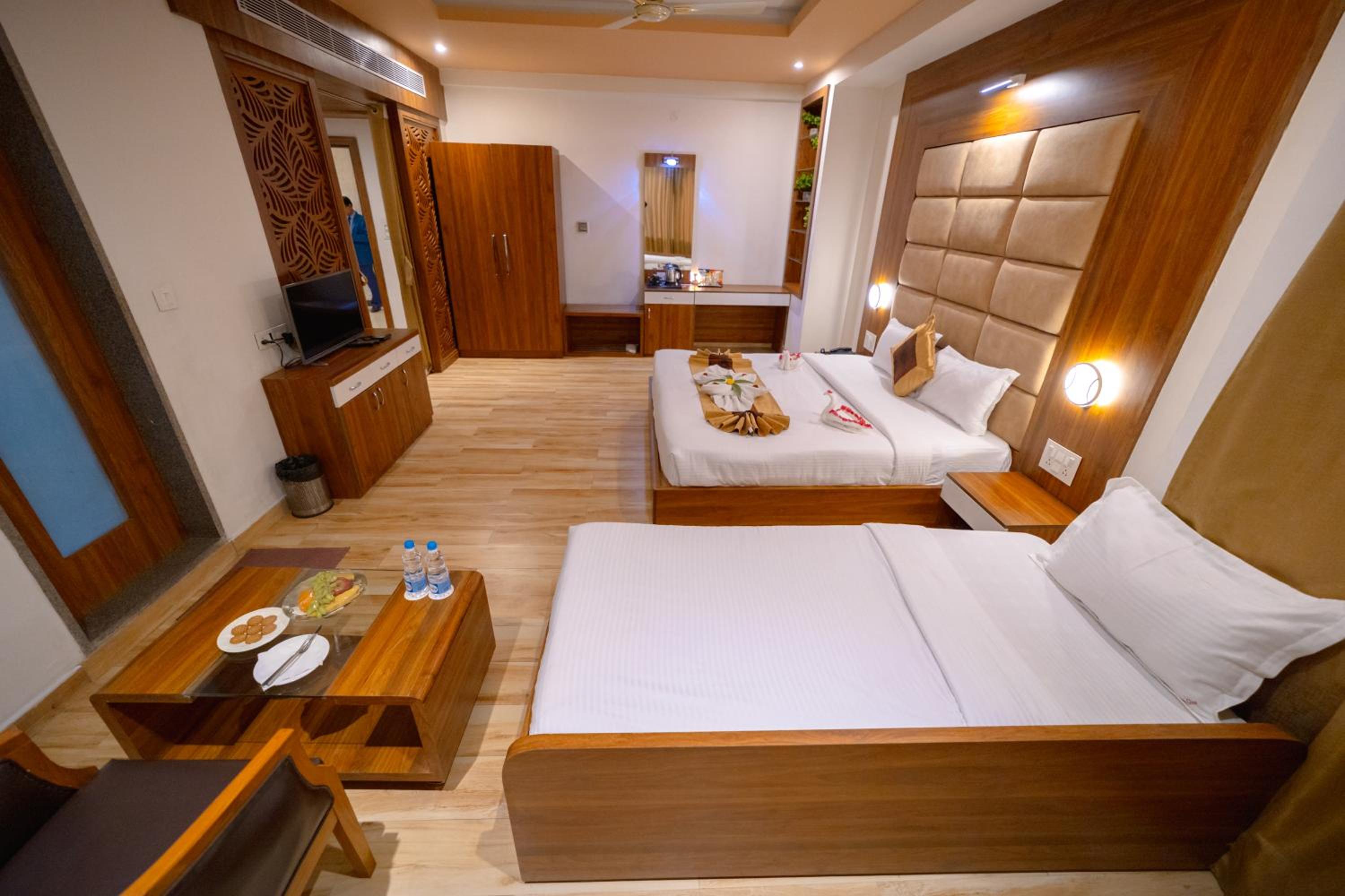 Deluxe Double Room - Photo 10