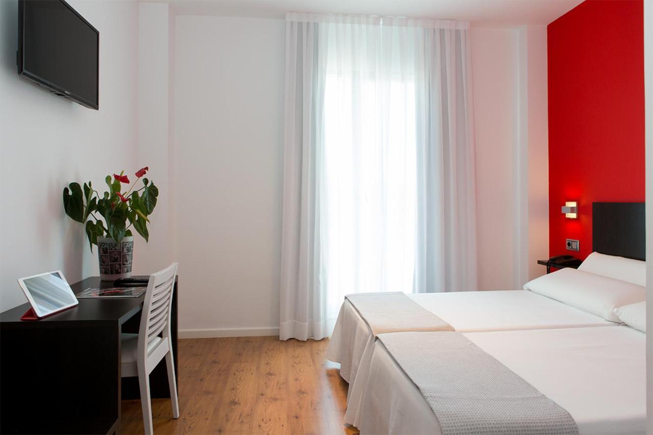 Habitación Estándar con Dos Camas Individuales