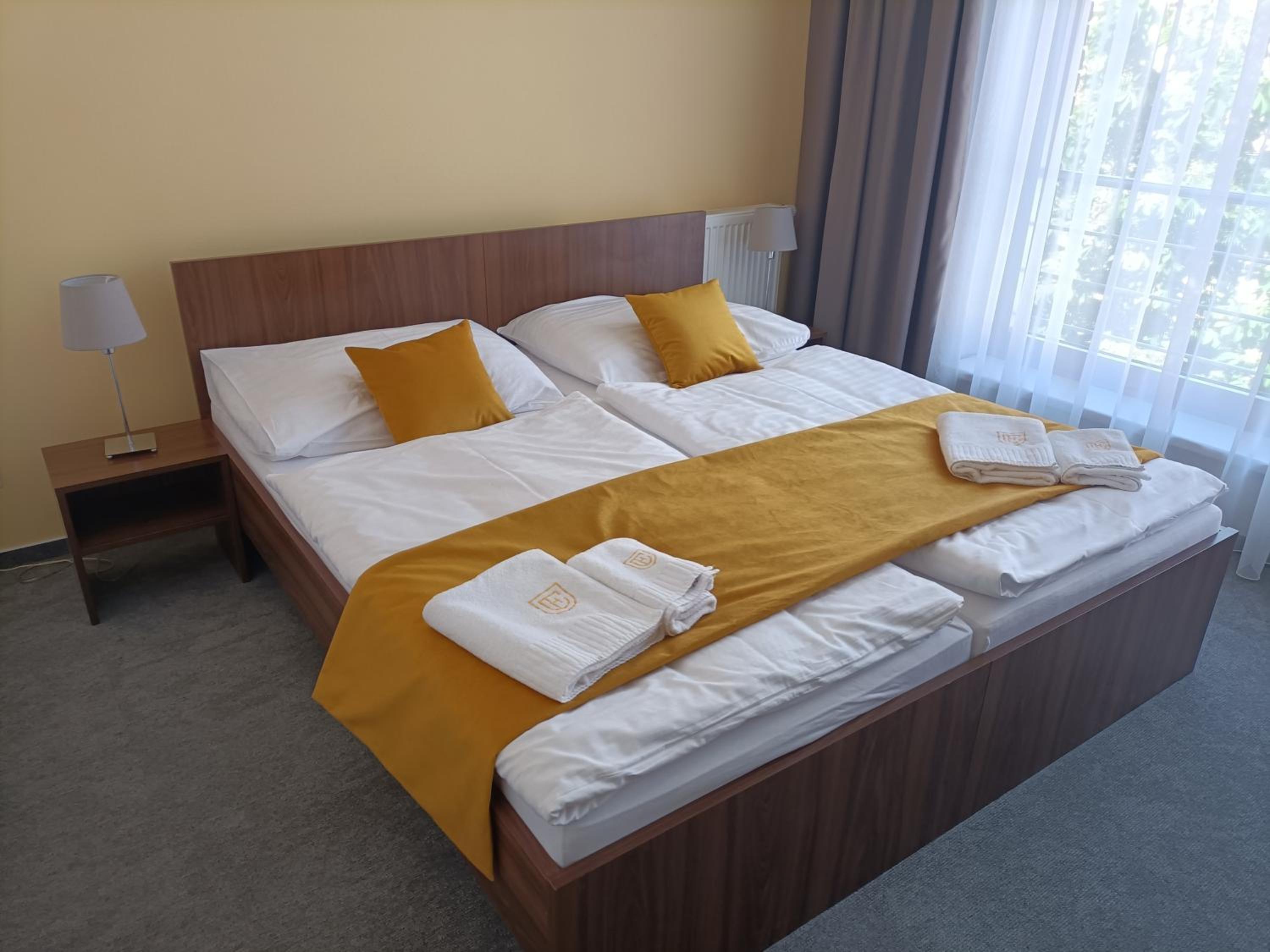 Standard Double Room - Photo 3