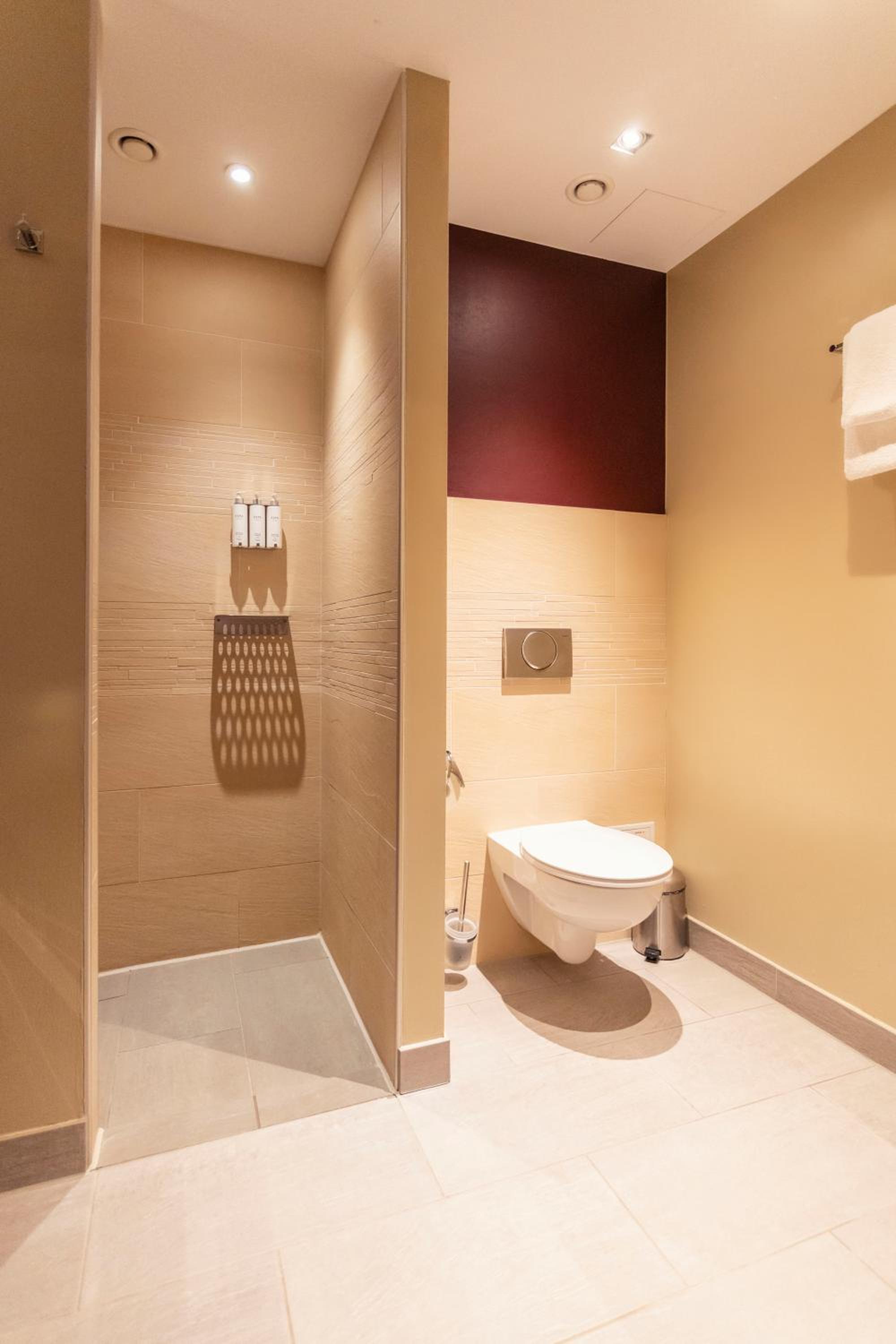 Double Room - Photo 6