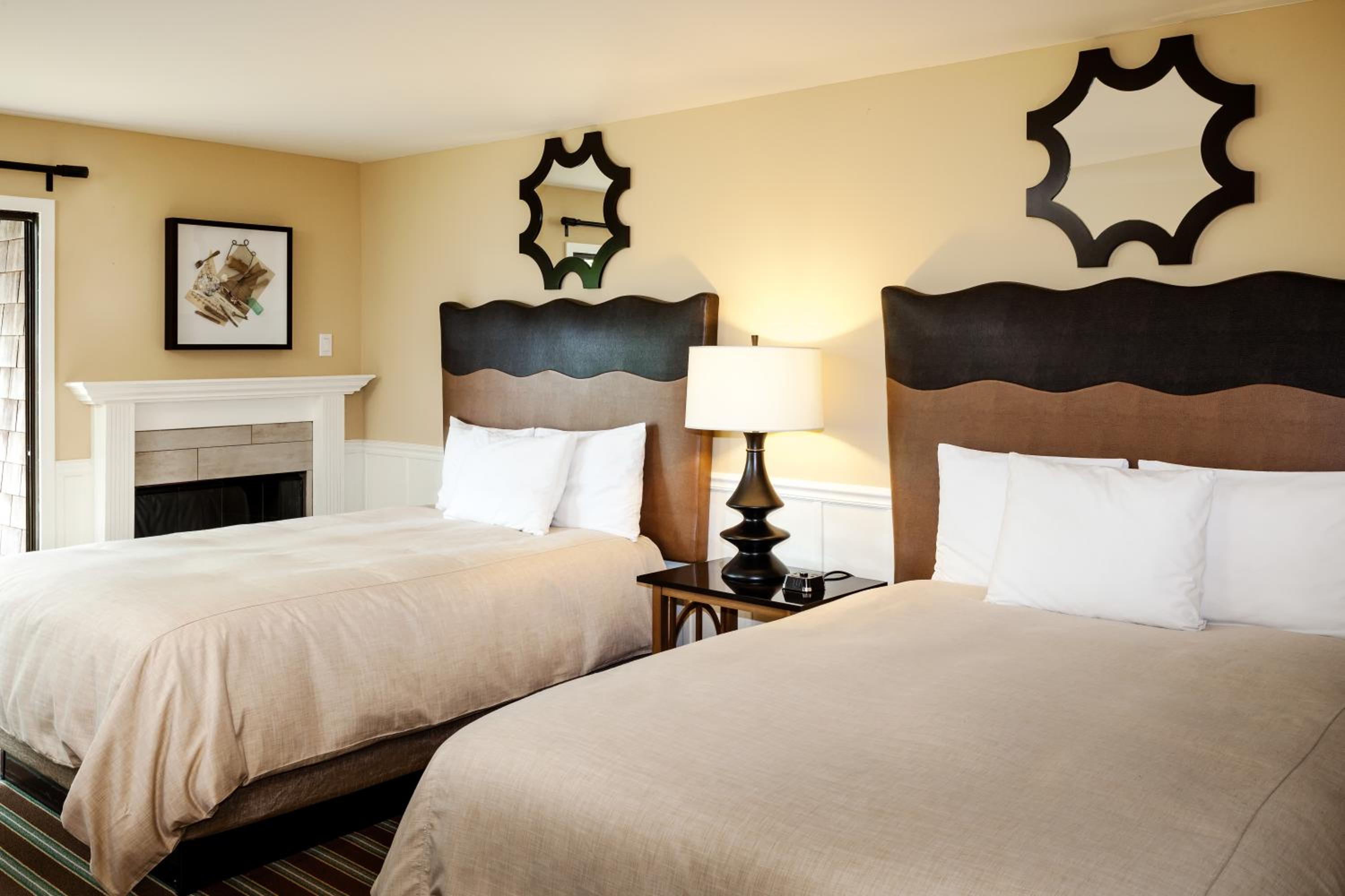 Standard Room with Two Double Beds with Fireplace