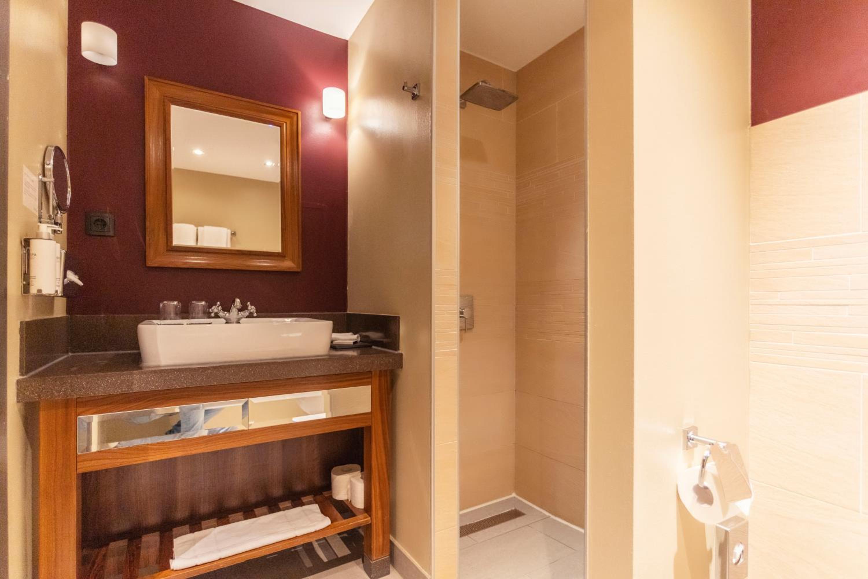 Double Room - Photo 7