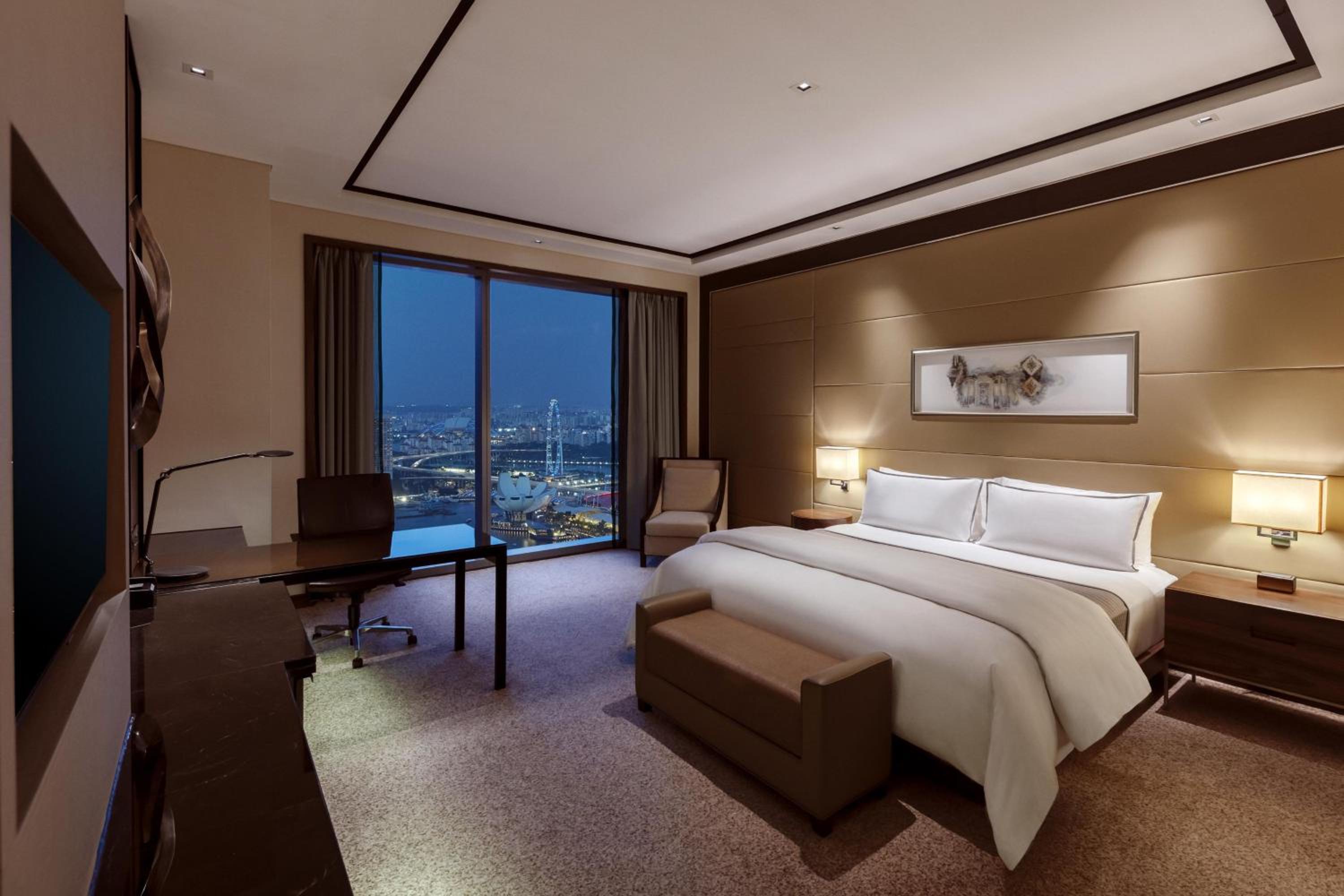 Deluxe Room, King Bed
