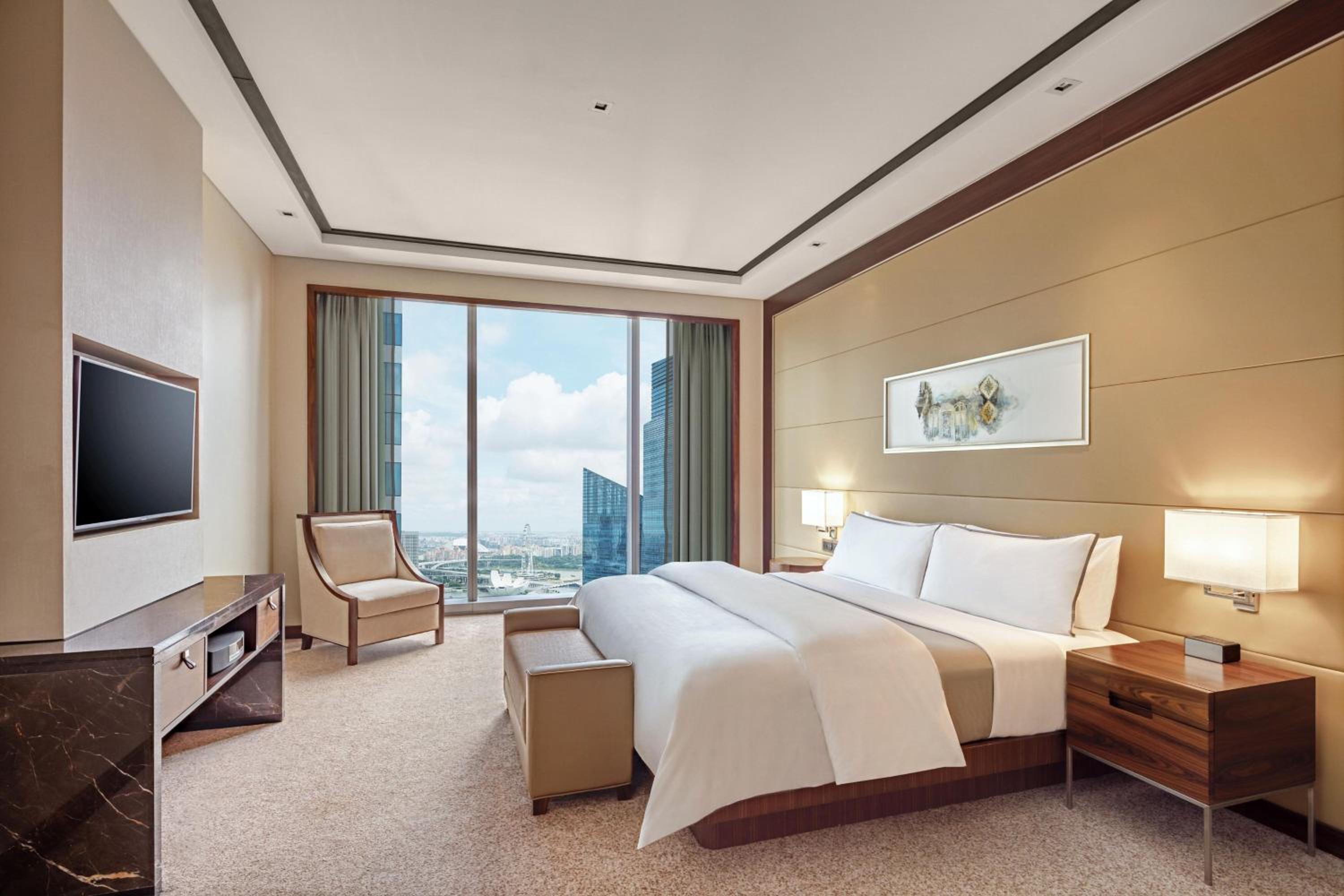 Junior Suite, King Bed, Club Lounge Access Junior Suite, King Bed, Club Lounge Access