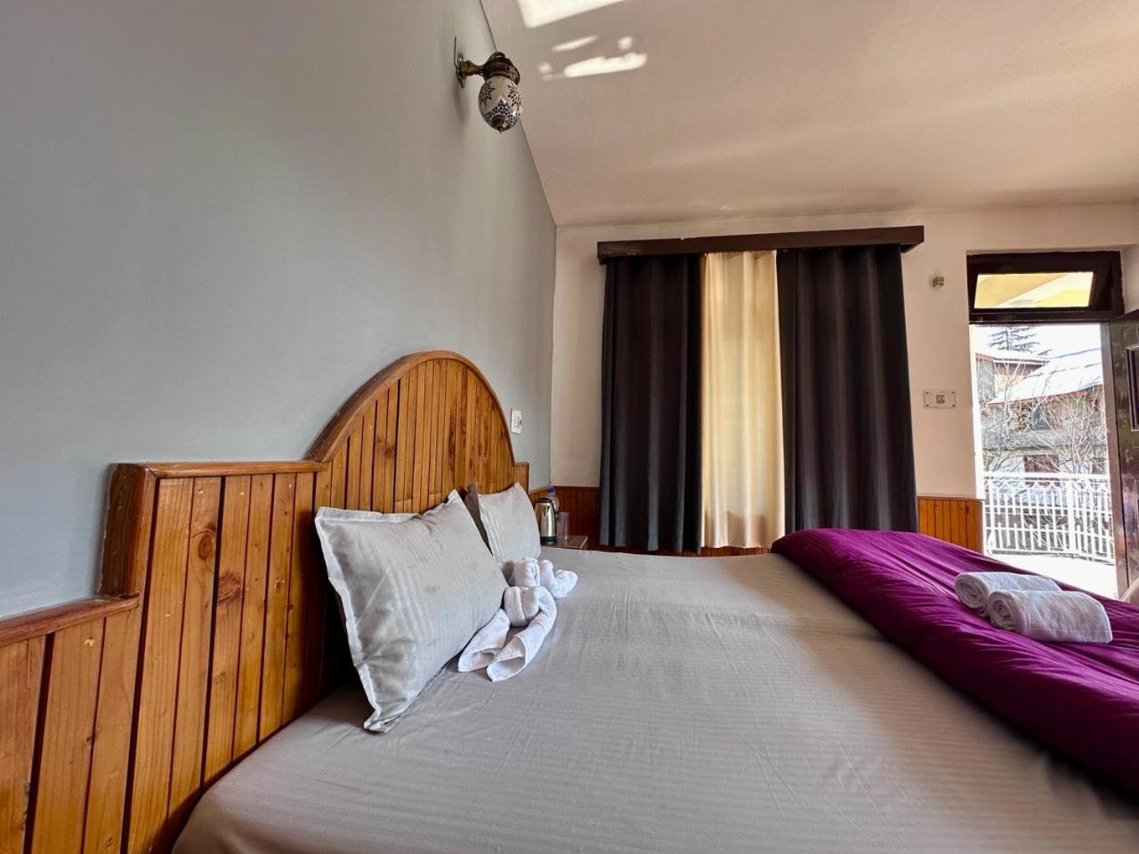 Deluxe Mountain View Room - Photo 1