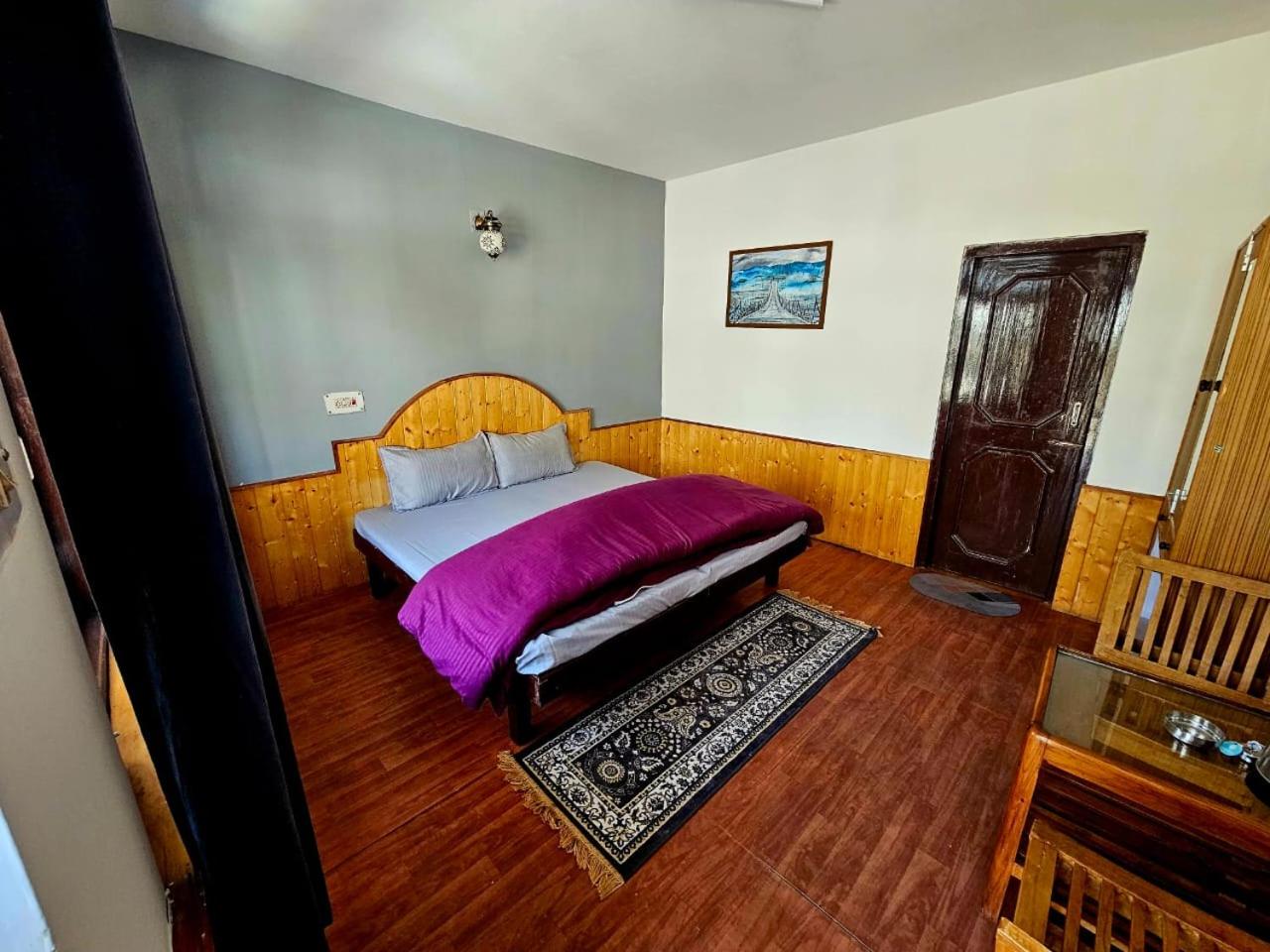 Deluxe Mountain View Room - Photo 12