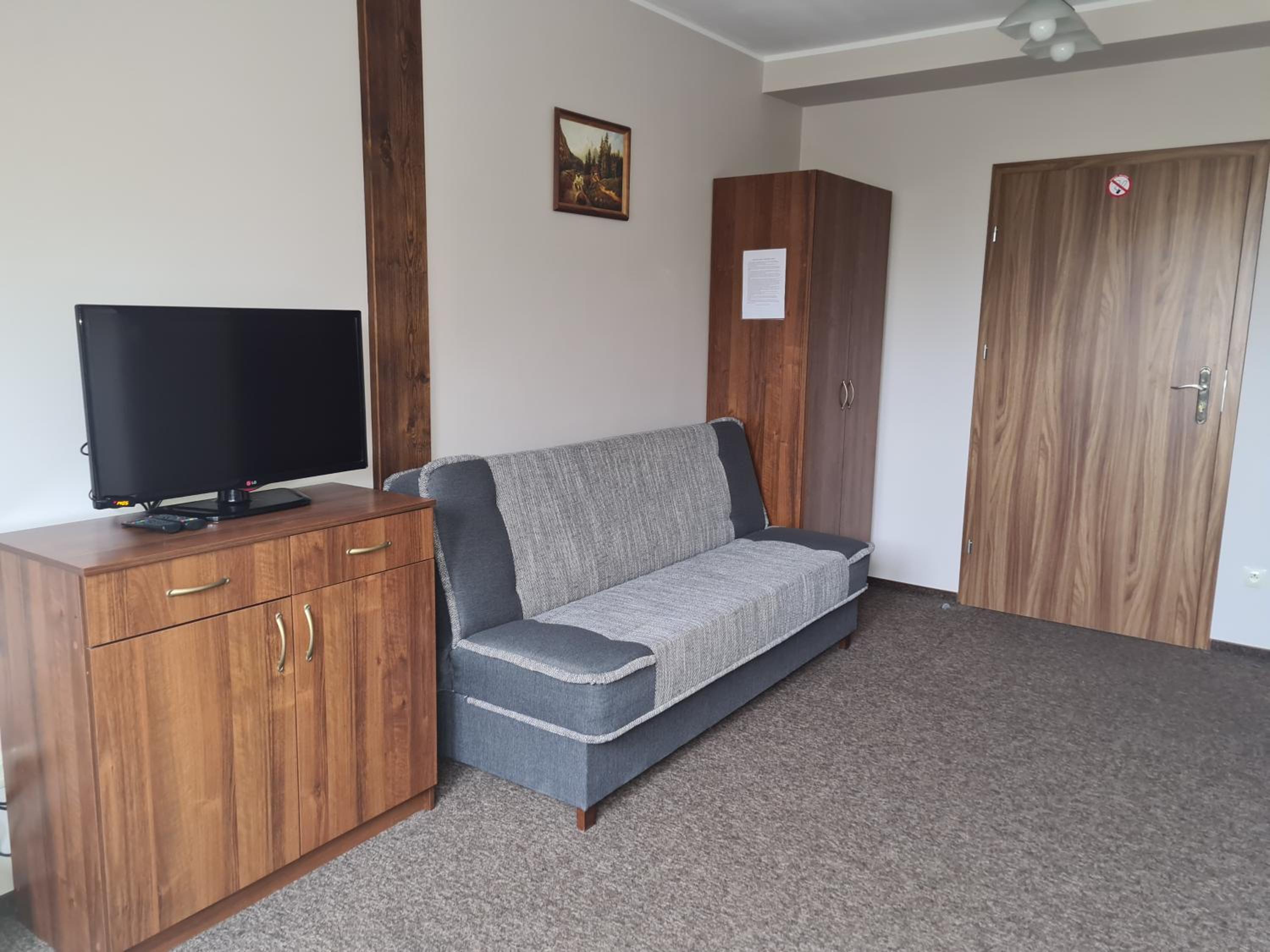 Double Room with Private Bathroom - Photo 3