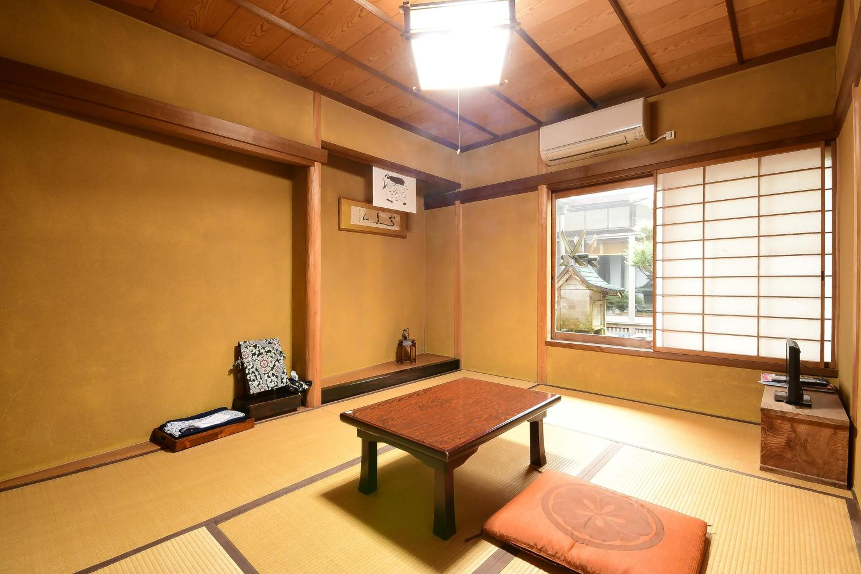 Small Twin Room photo 1