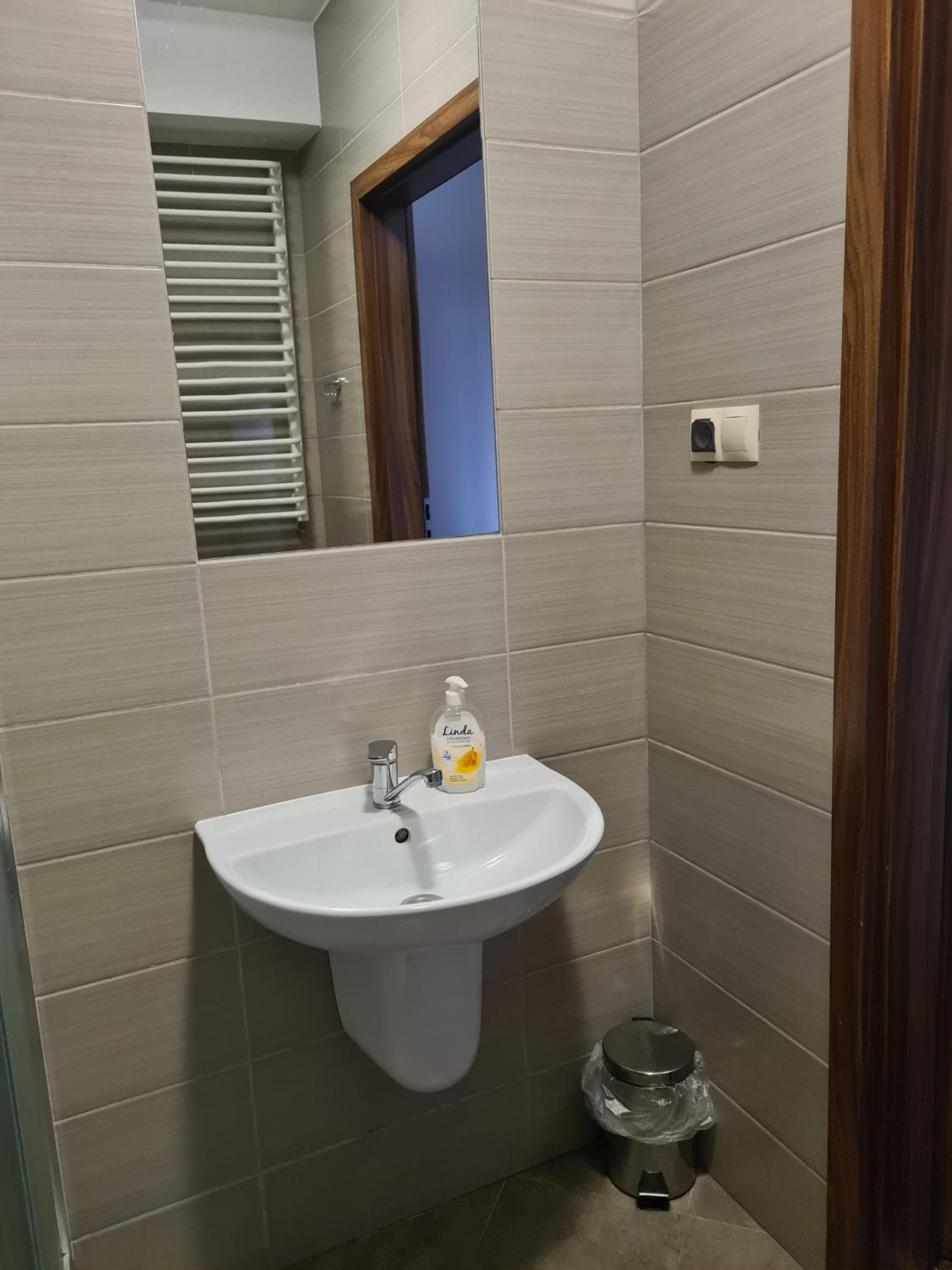 Double Room with Private Bathroom - Photo 5