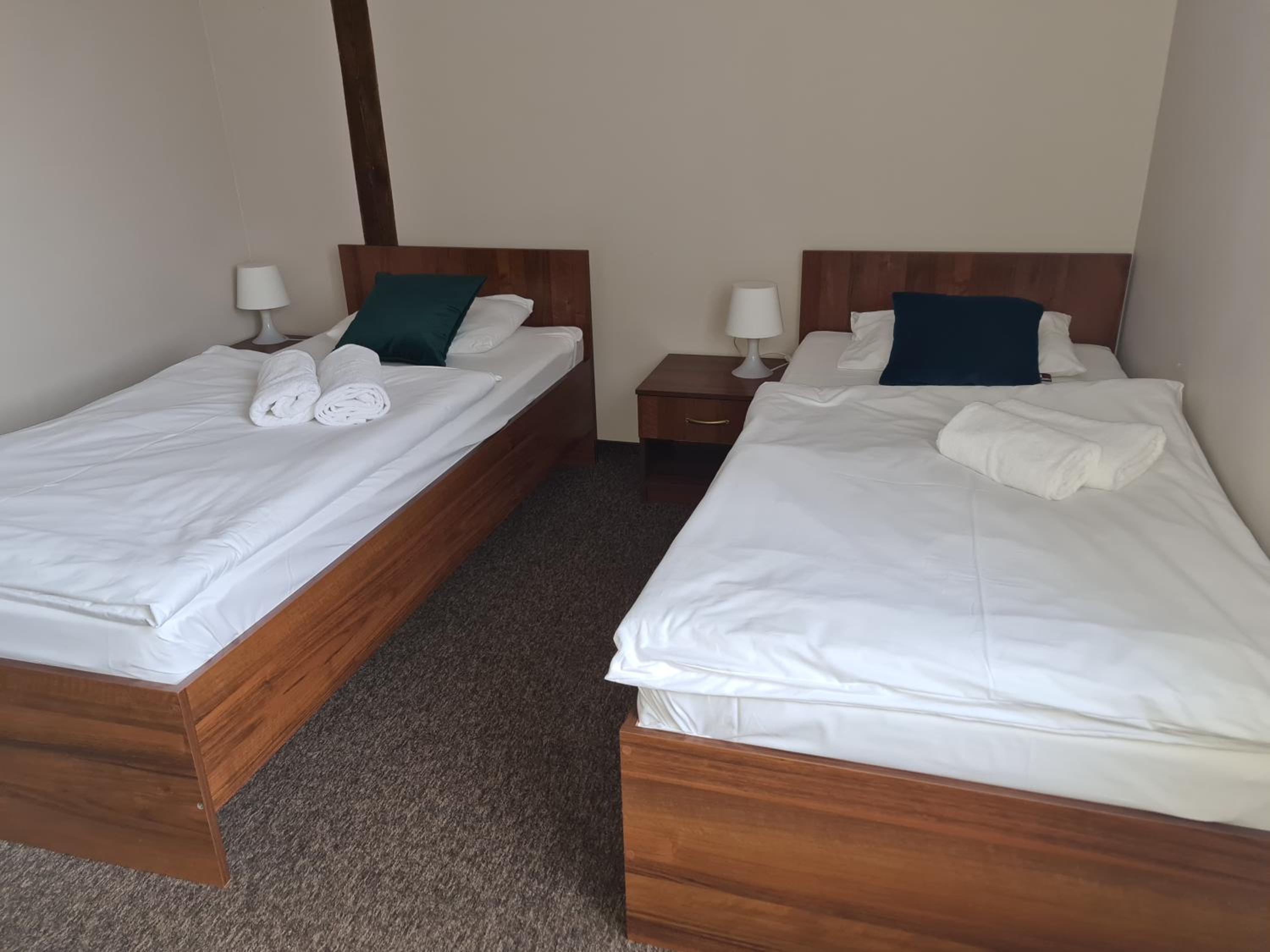 Double Room with Private Bathroom - Photo 2