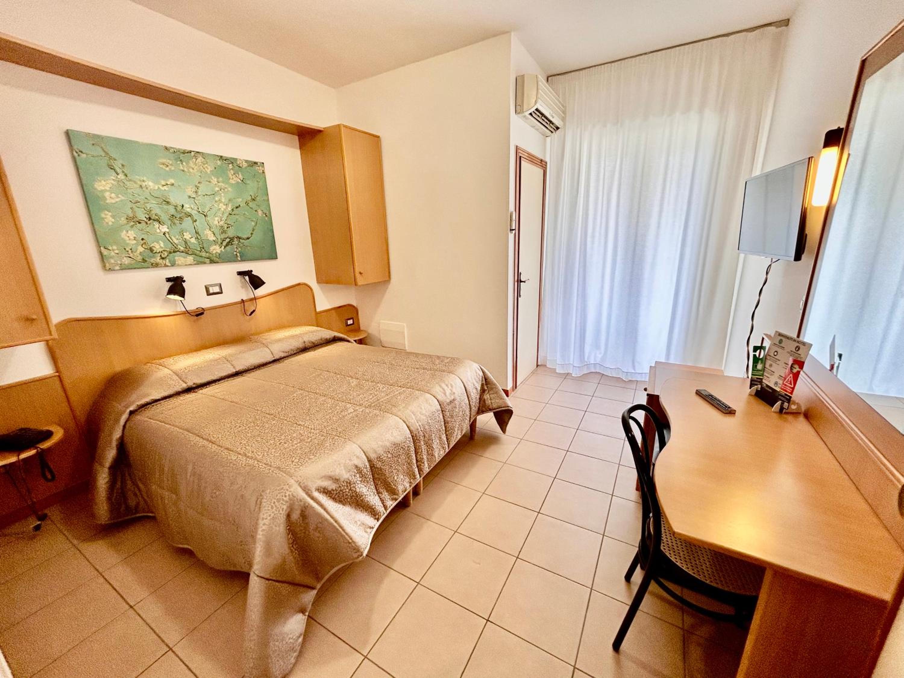Double or Twin Room photo 2