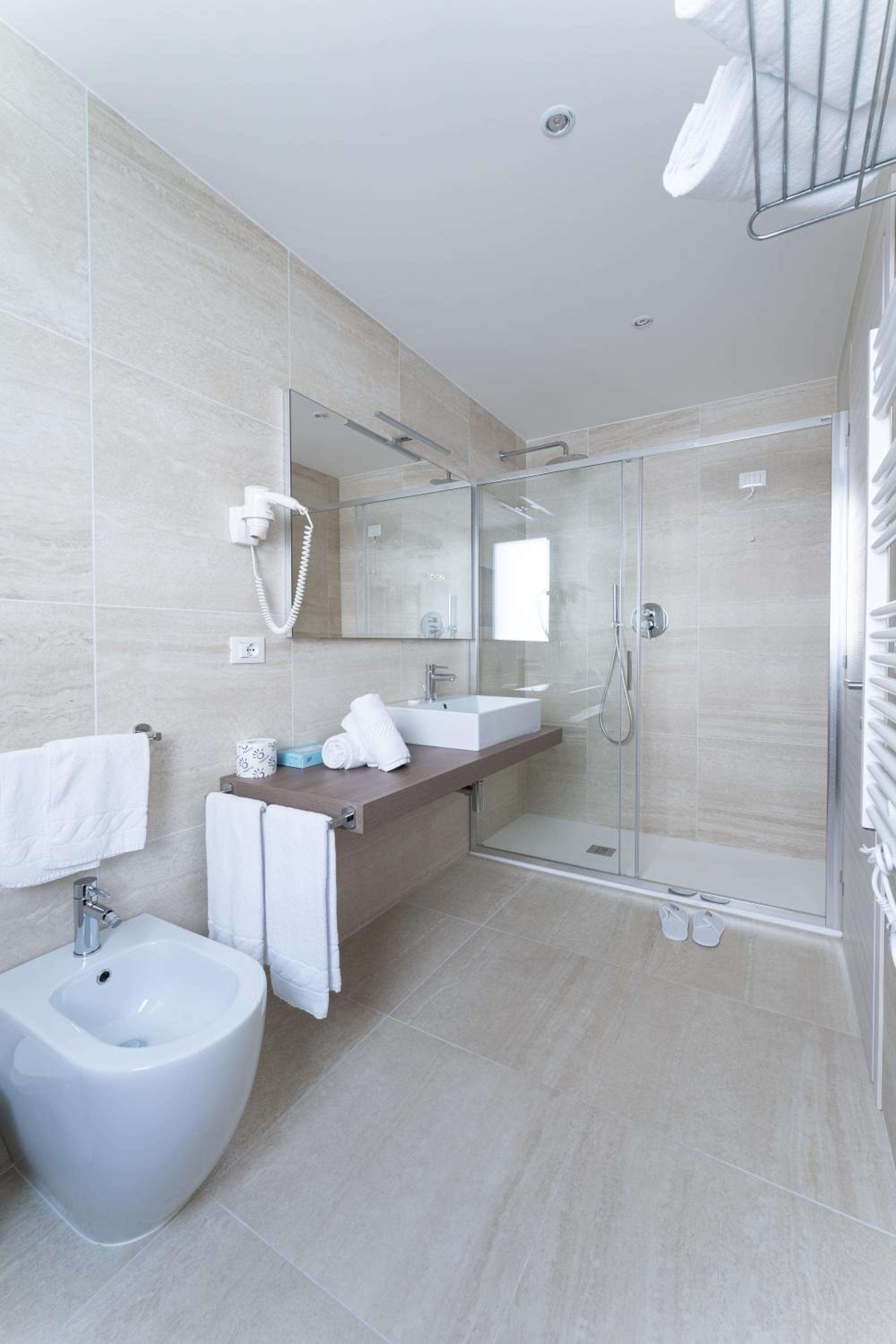 Classic Triple Room - Photo 2