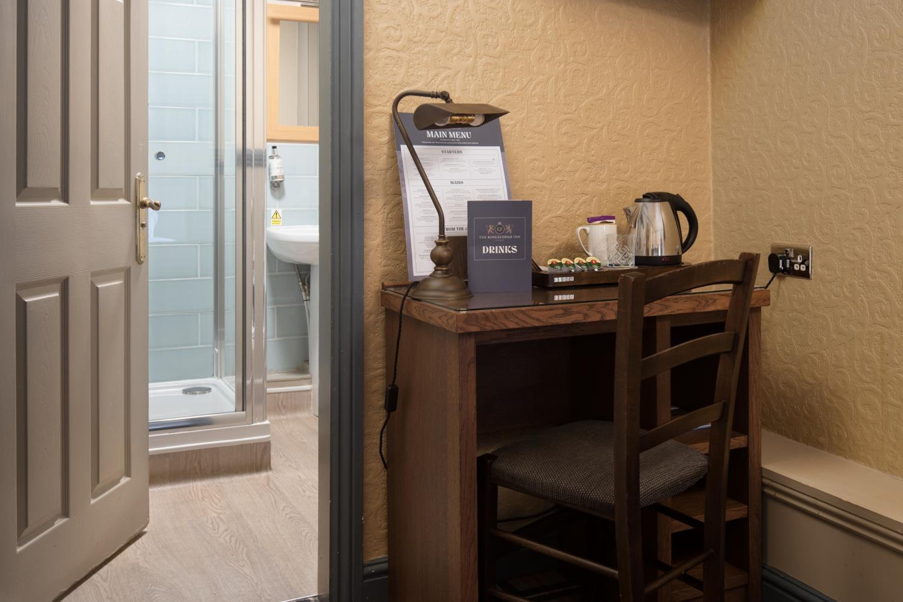 Double or Twin Room photo 3