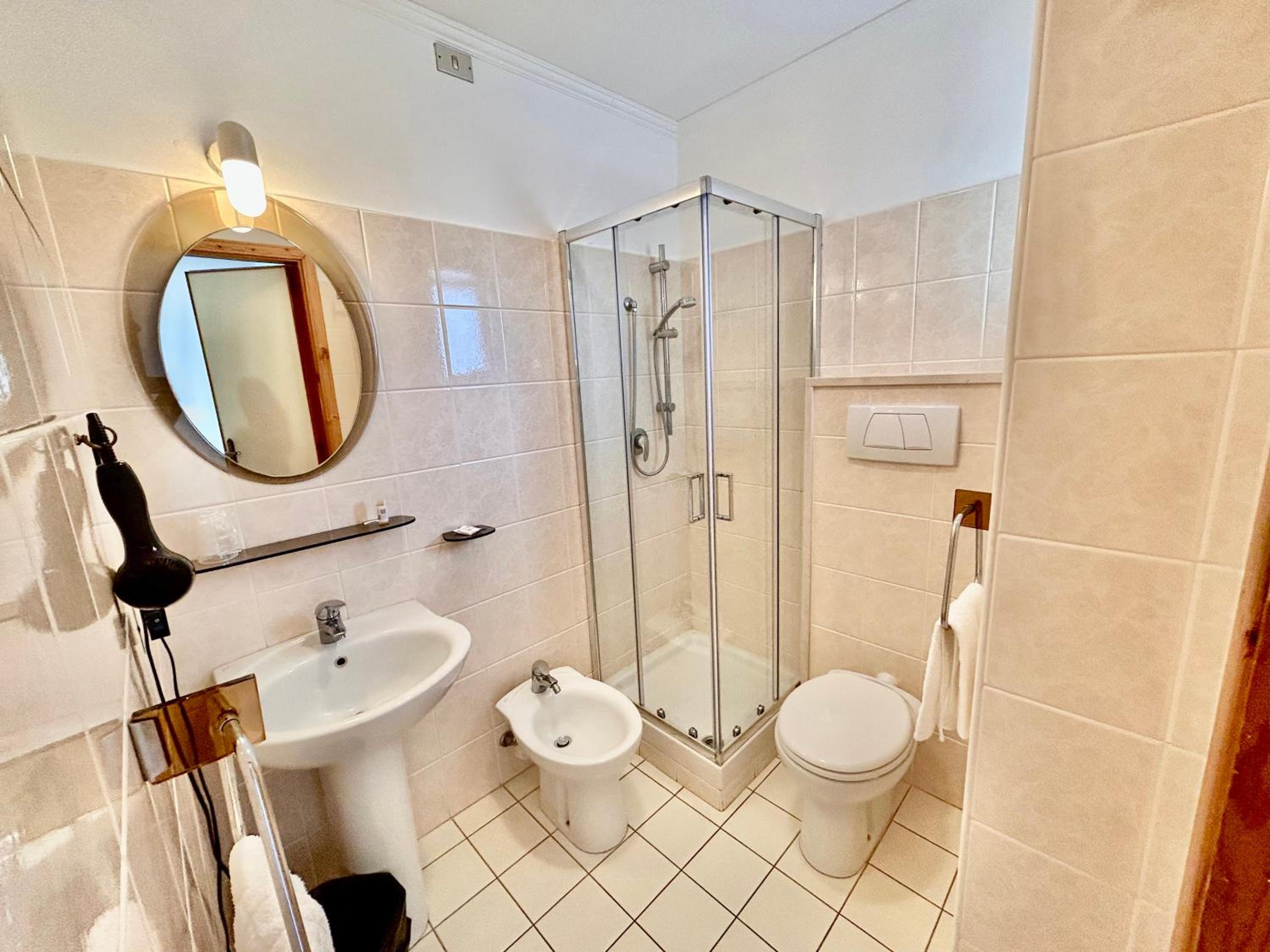 Classic Triple Room photo 2
