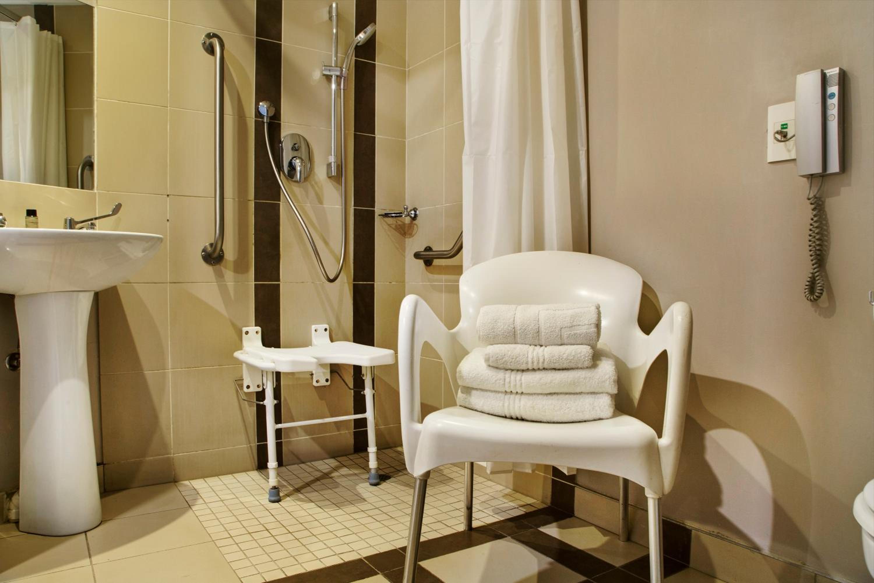 Double Room - Disability Access photo 2