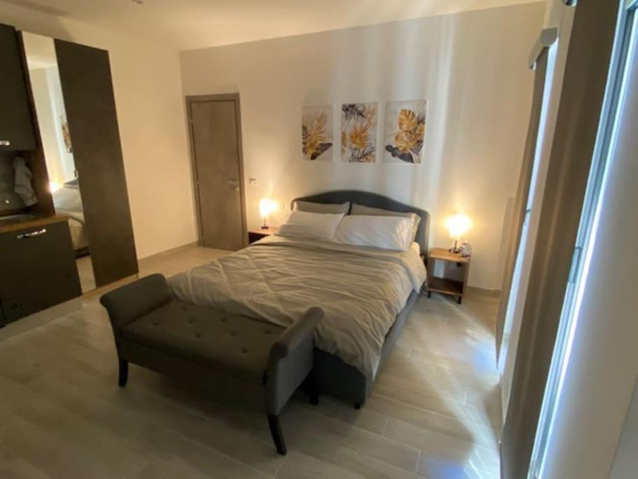 Studio Apartment photo 2