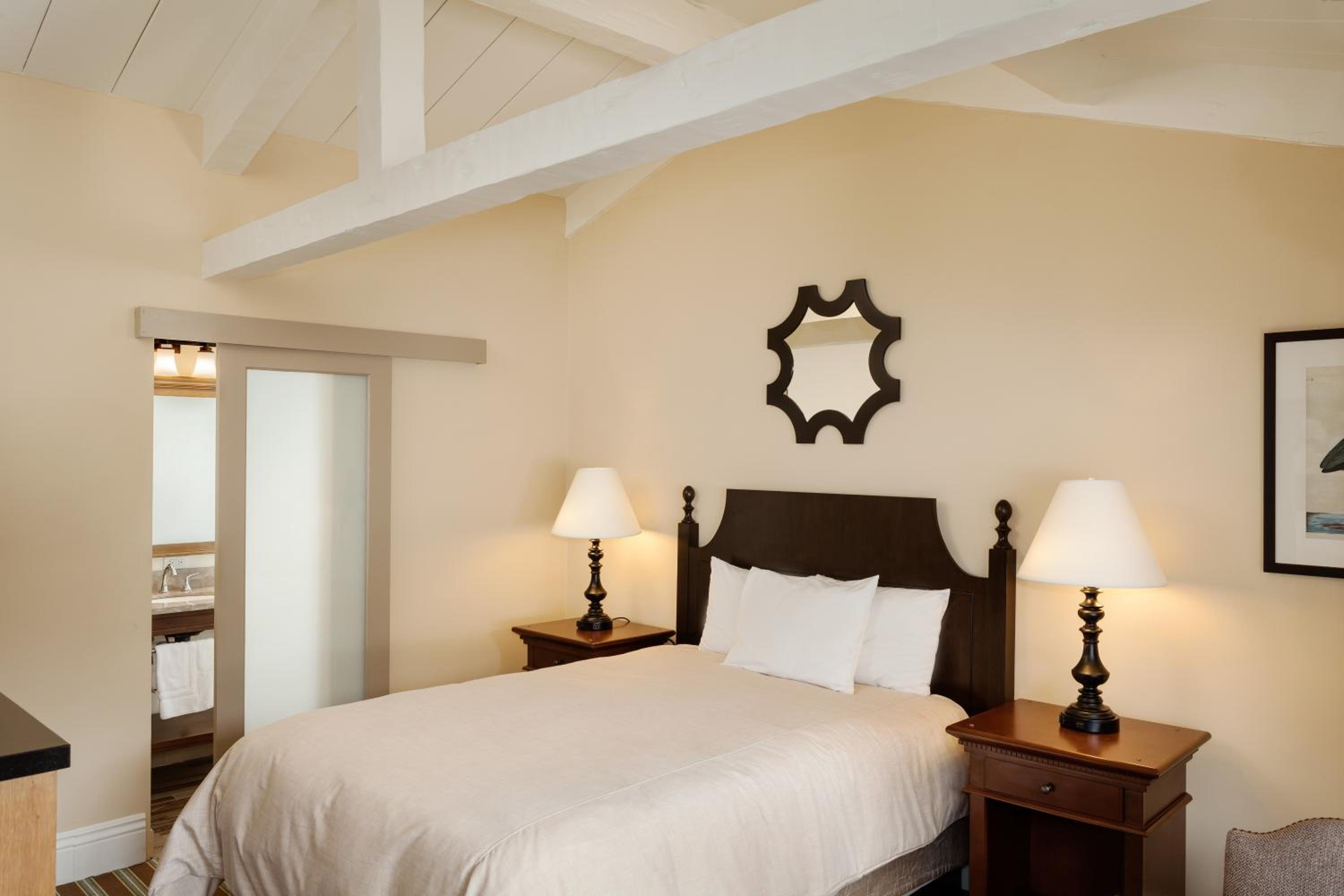 Standard Queen Room - Photo 1