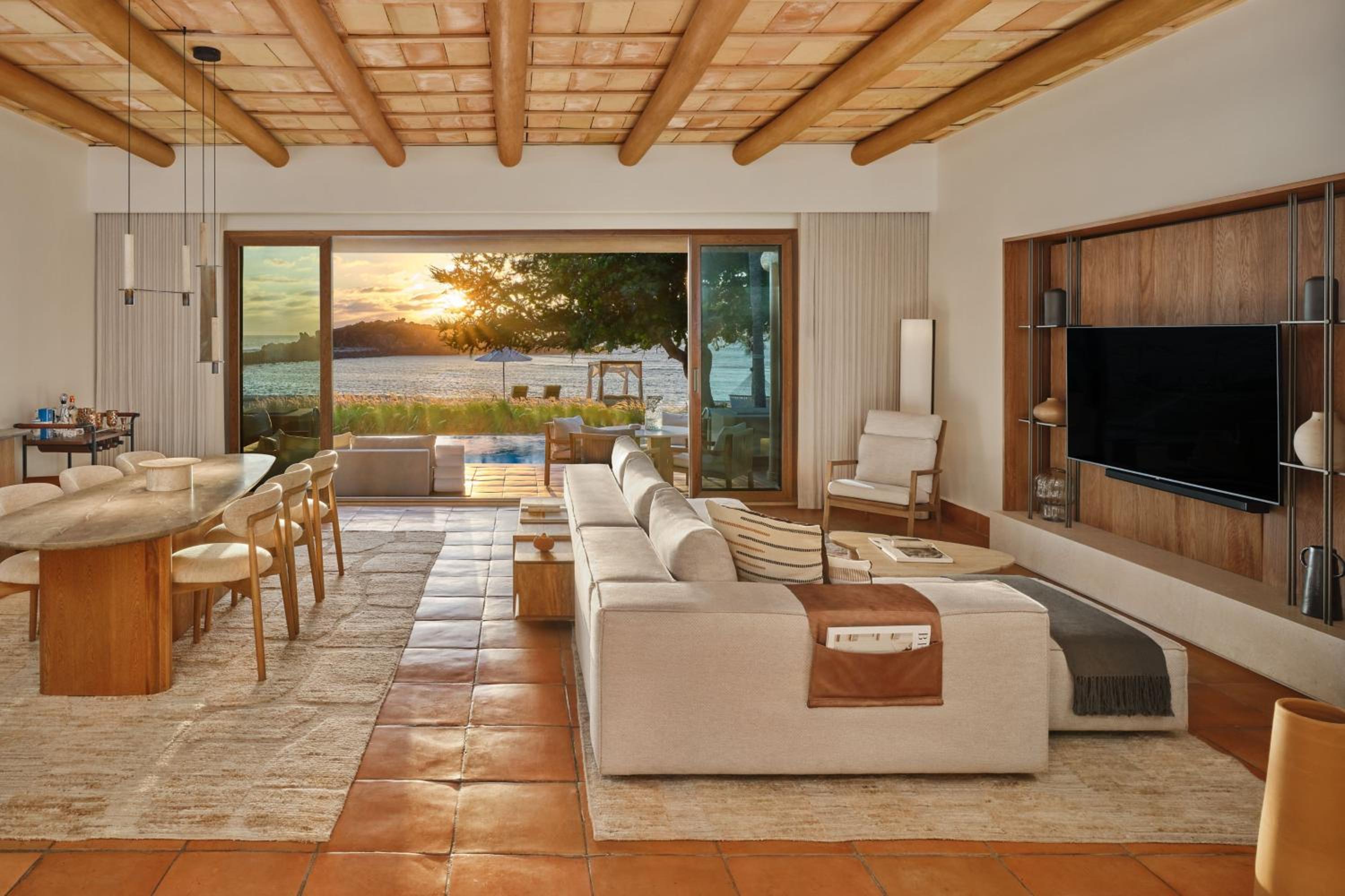 Luxury Villa, 1 Bedroom Villa, 1 King, Beachfront, Whirlpool - Photo 2