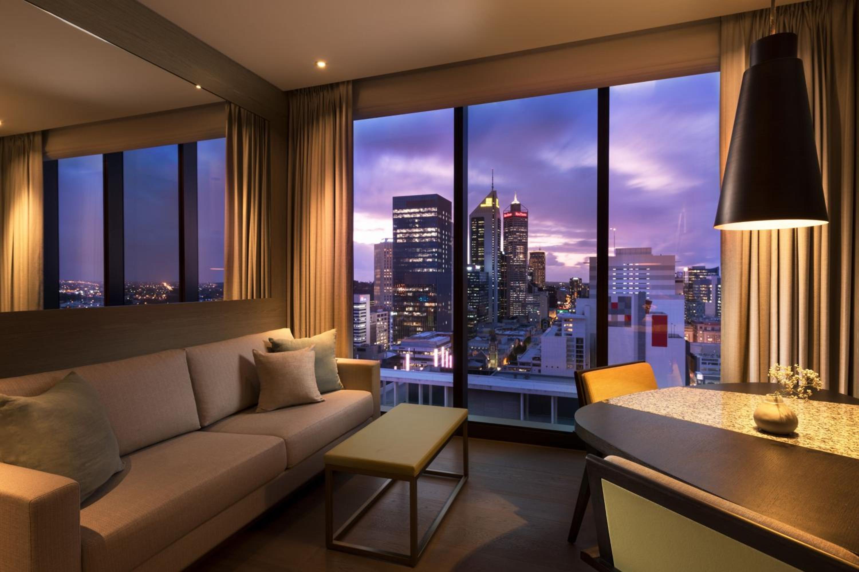 Premier King Room with City View - High Floor