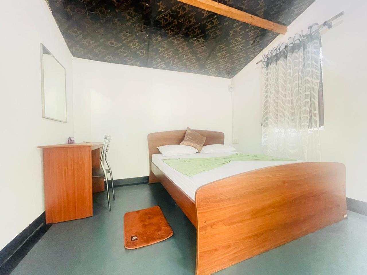Budget Double Room photo 2