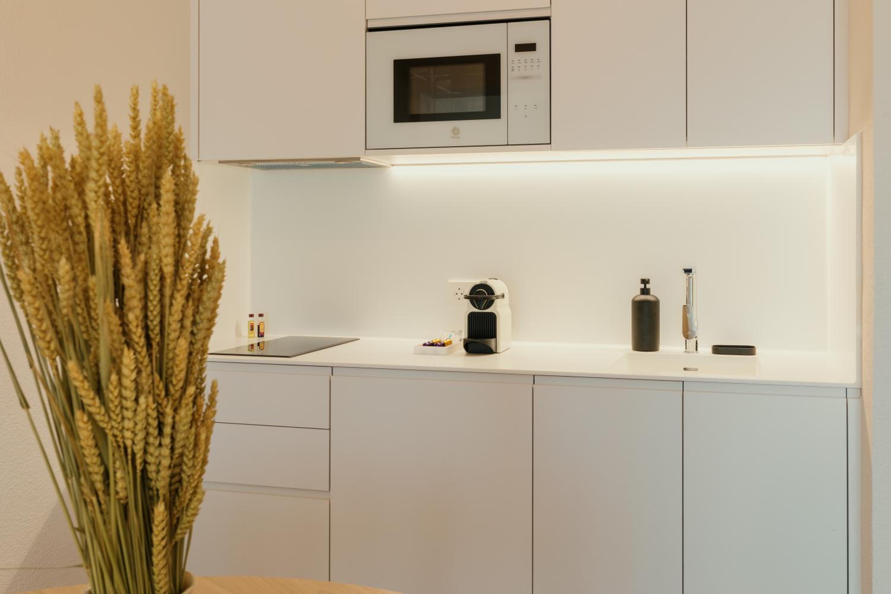 One-Bedroom Apartment - Photo 13