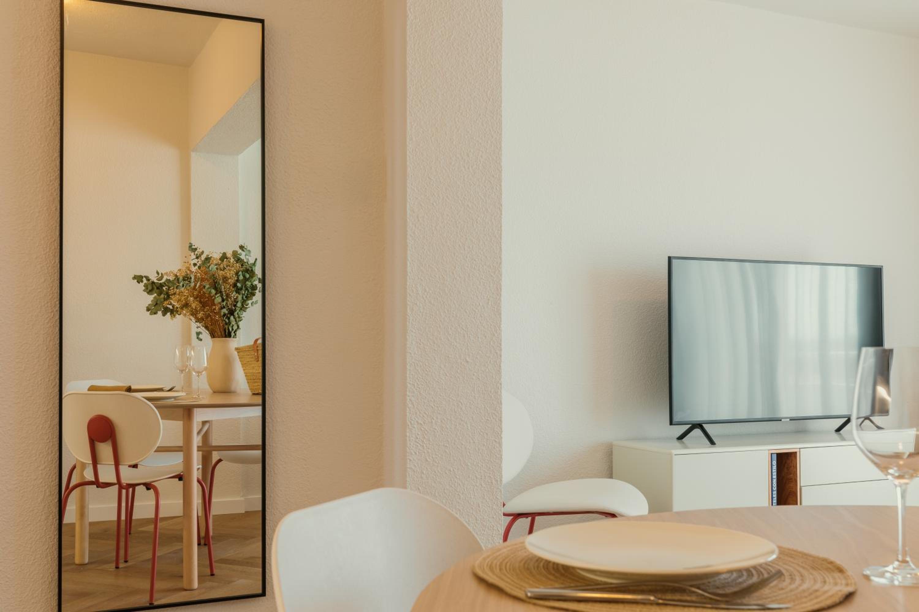One-Bedroom Apartment - Photo 14