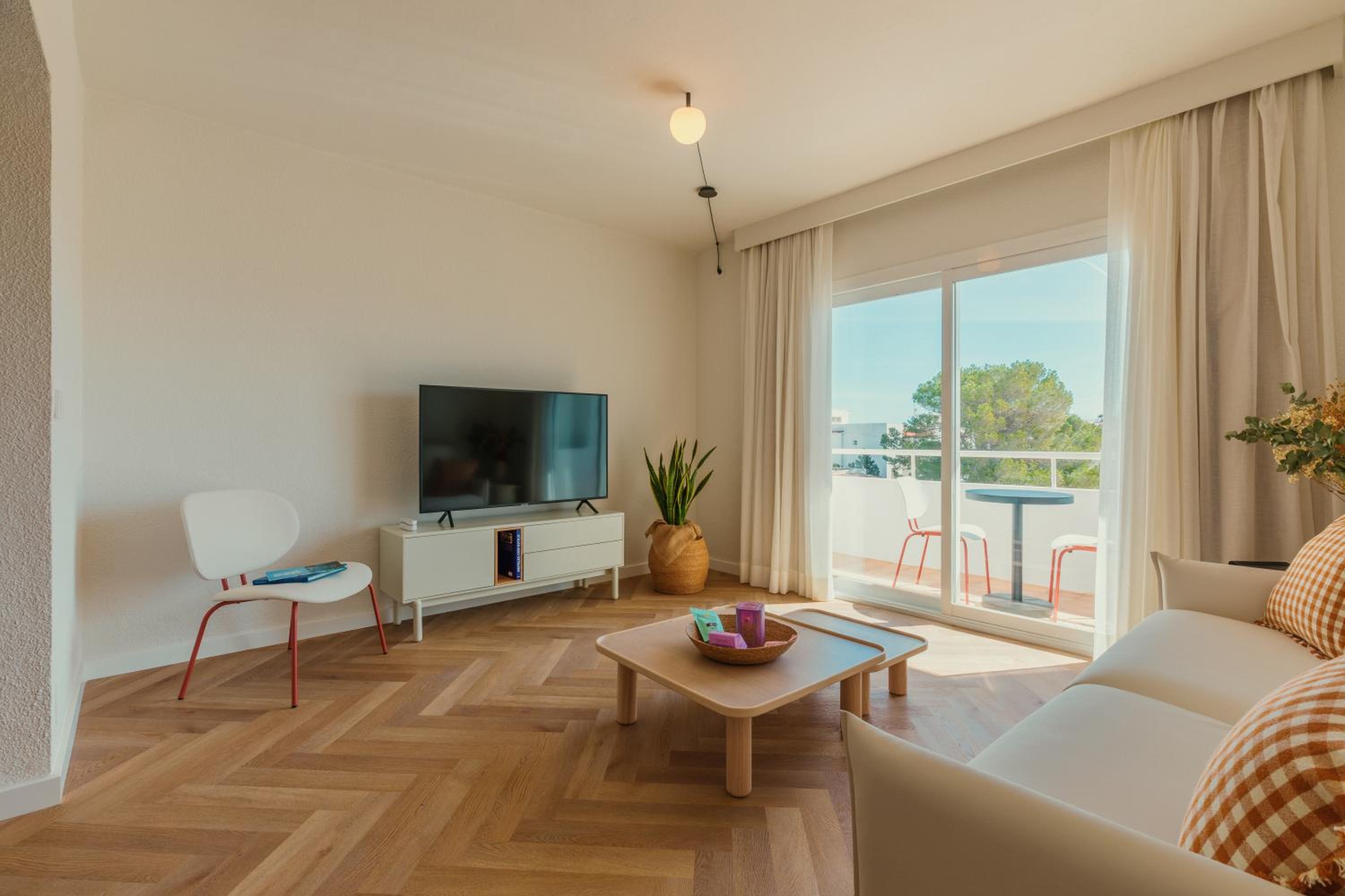 One-Bedroom Apartment - Photo 18