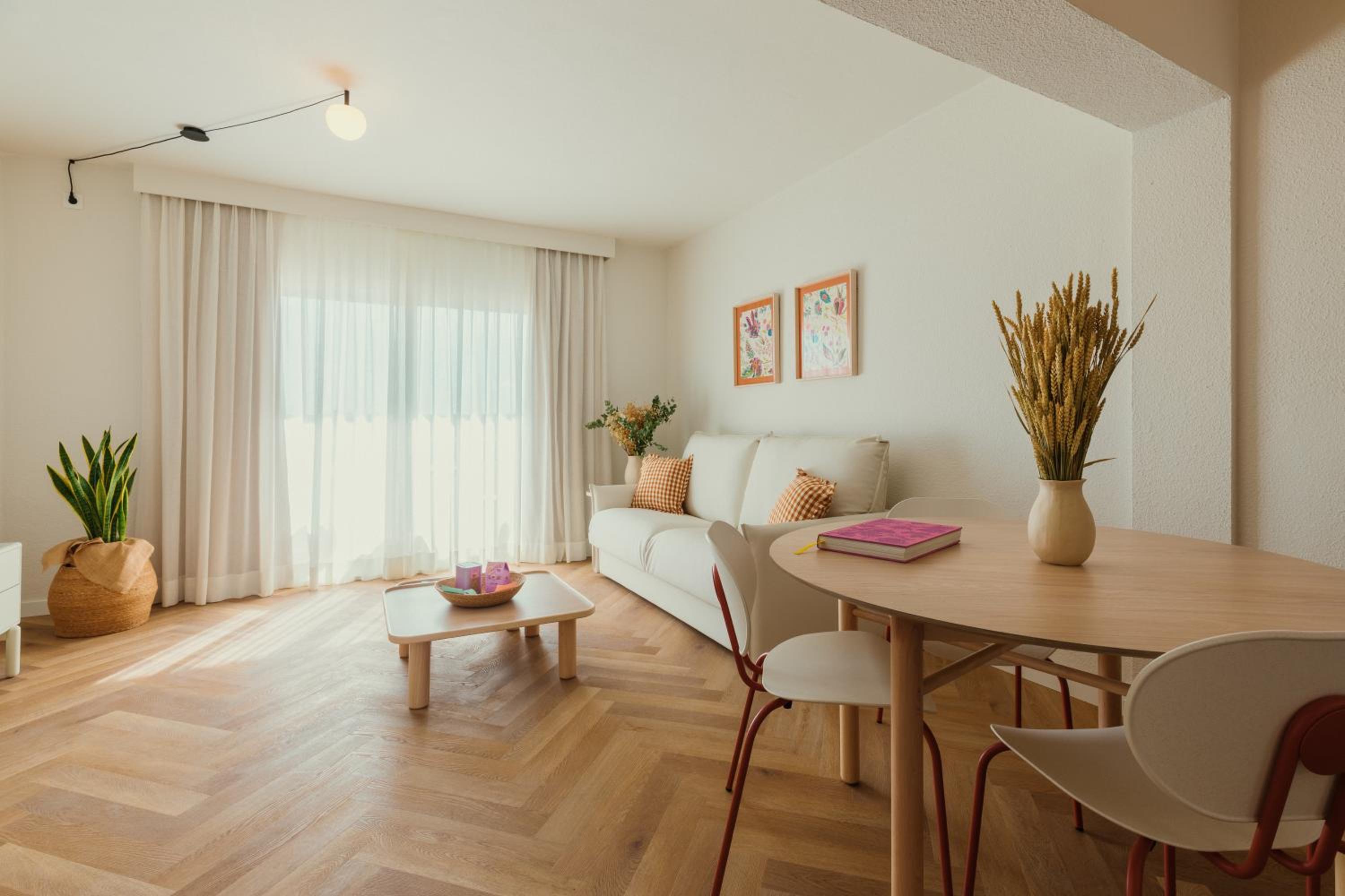 One-Bedroom Apartment - Photo 1