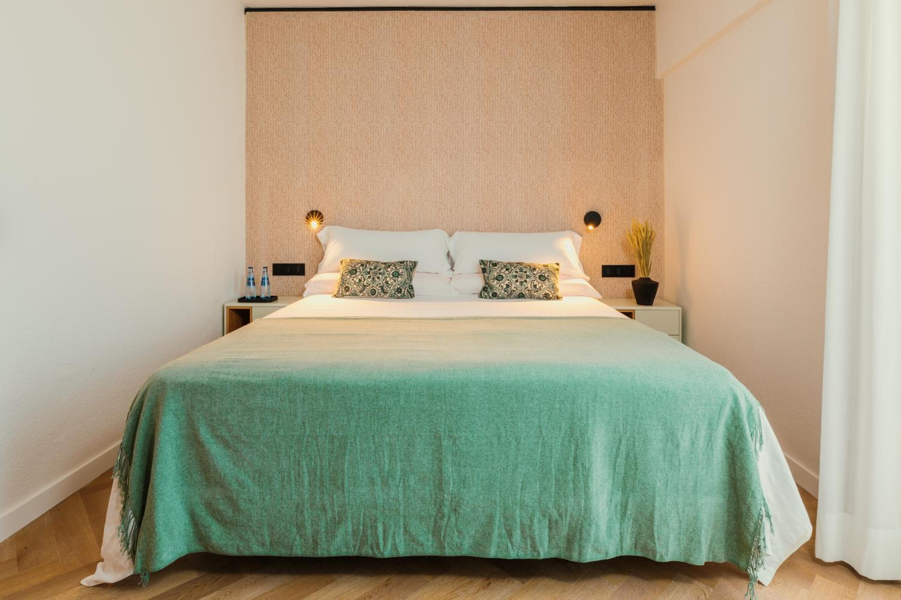 One-Bedroom Apartment - Photo 9