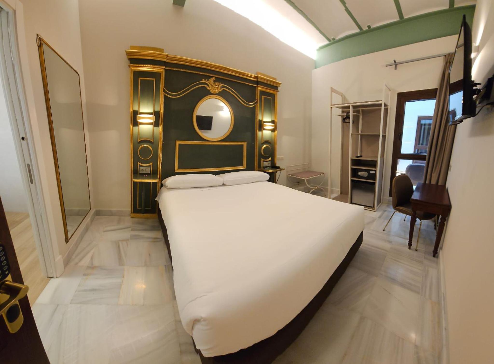 Double or Twin Room photo 3