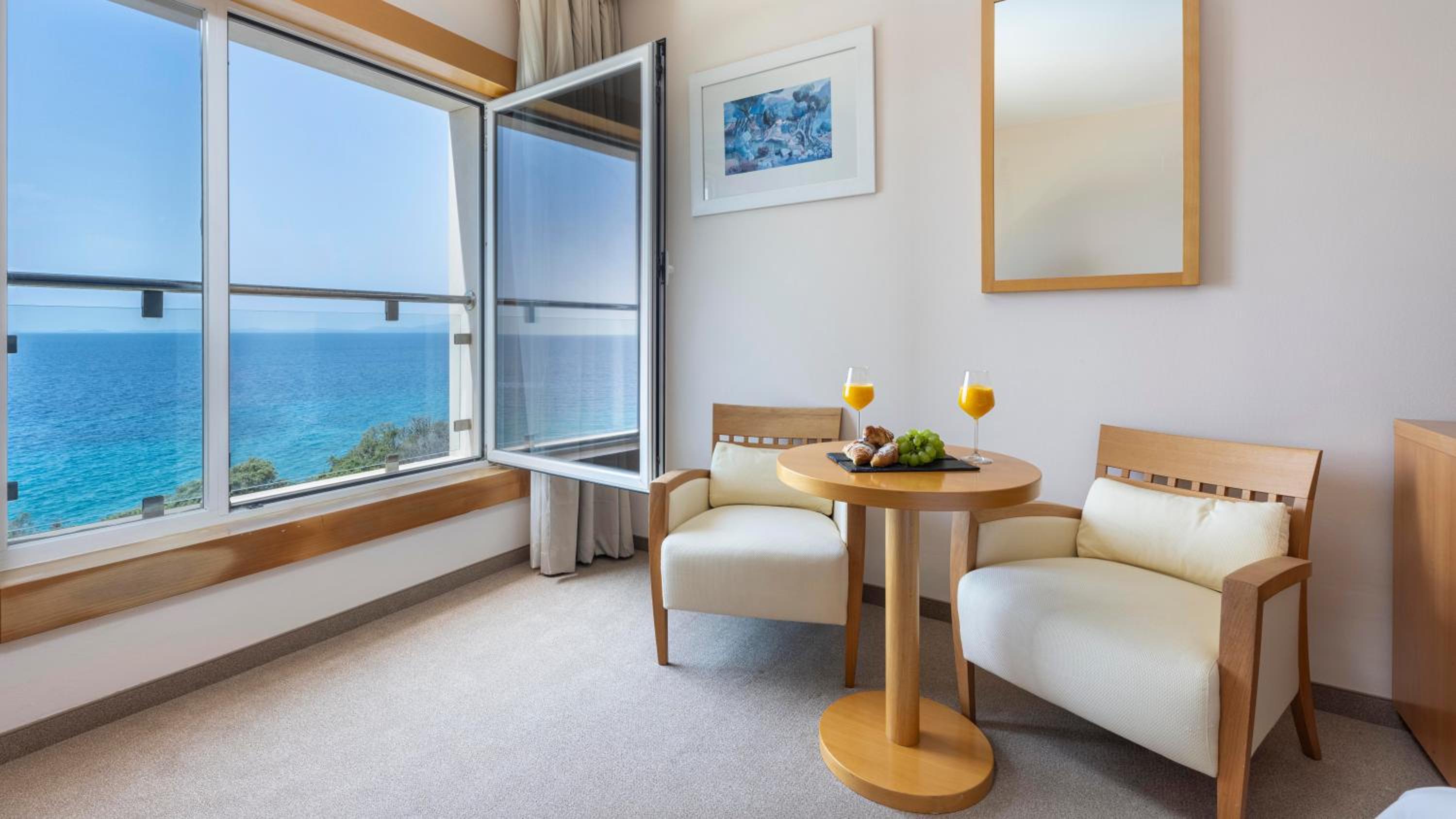 Superior Double Room, Sea View - Photo 2
