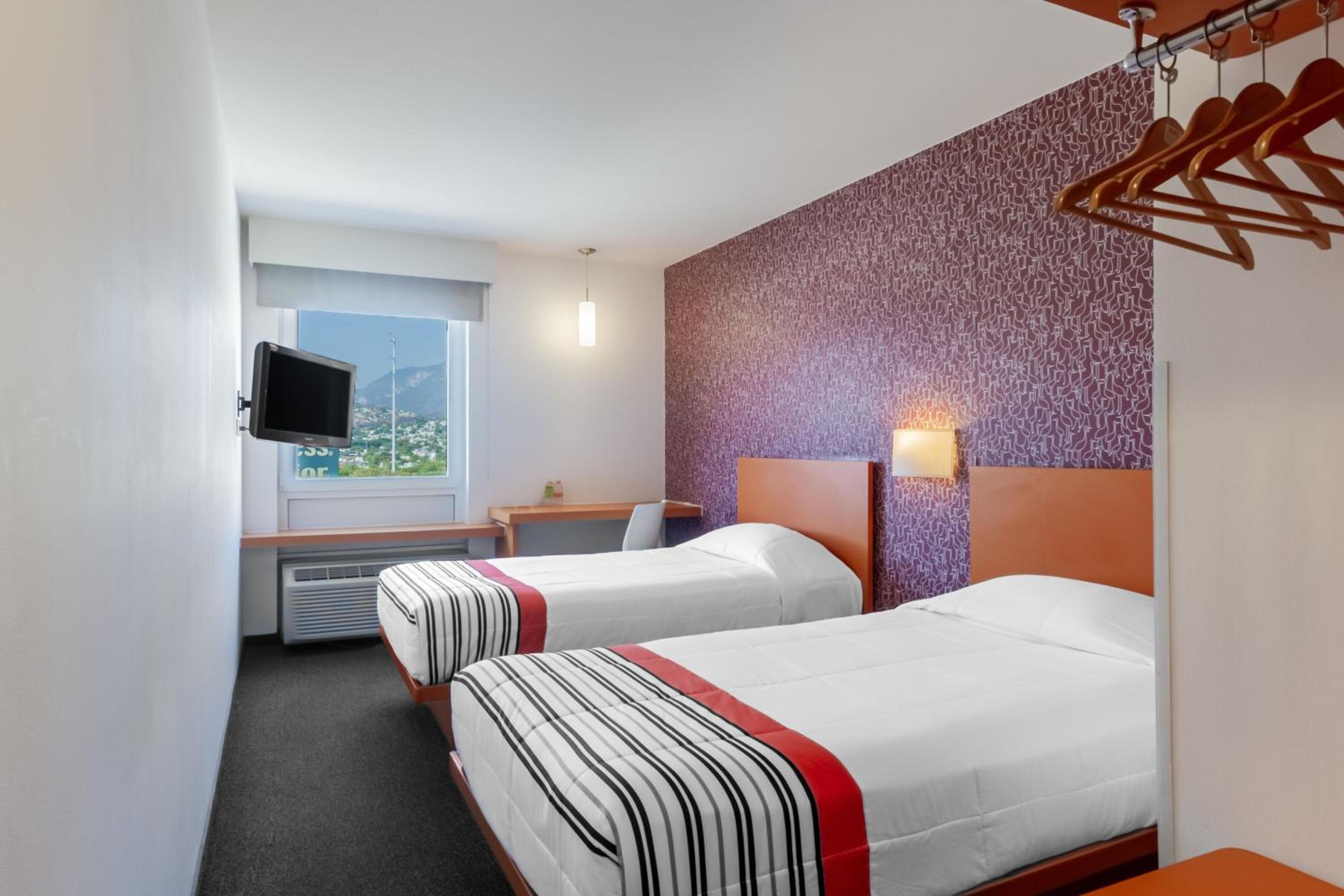 Twin Room - Photo 9